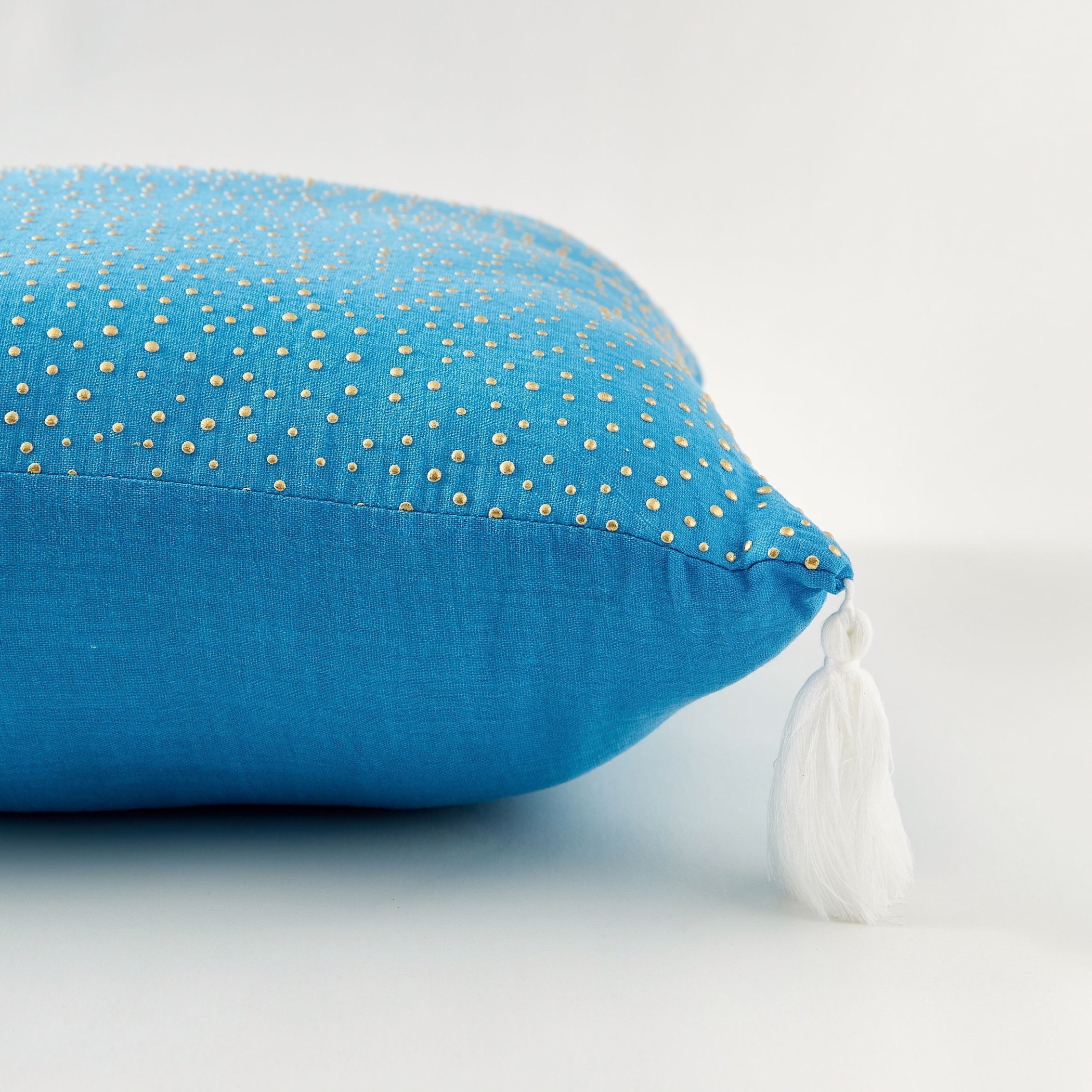وسادة مزينة بشُرّابات - 45x45 سم-household-cushionsandthrows-cushioncovers-image-3