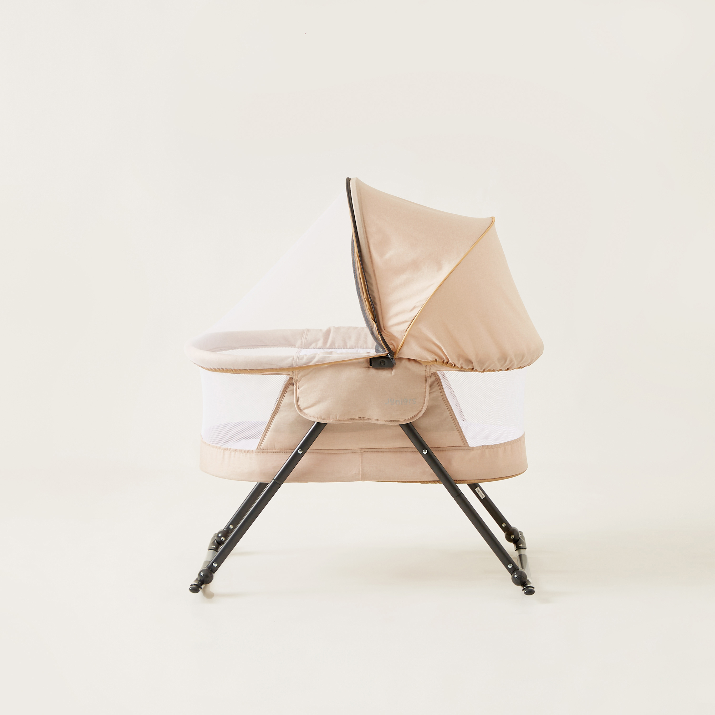 سرير سفر دافوديل من جونيورز-baby-nursery-furniture-cribsandbeds-bassinets-image-5