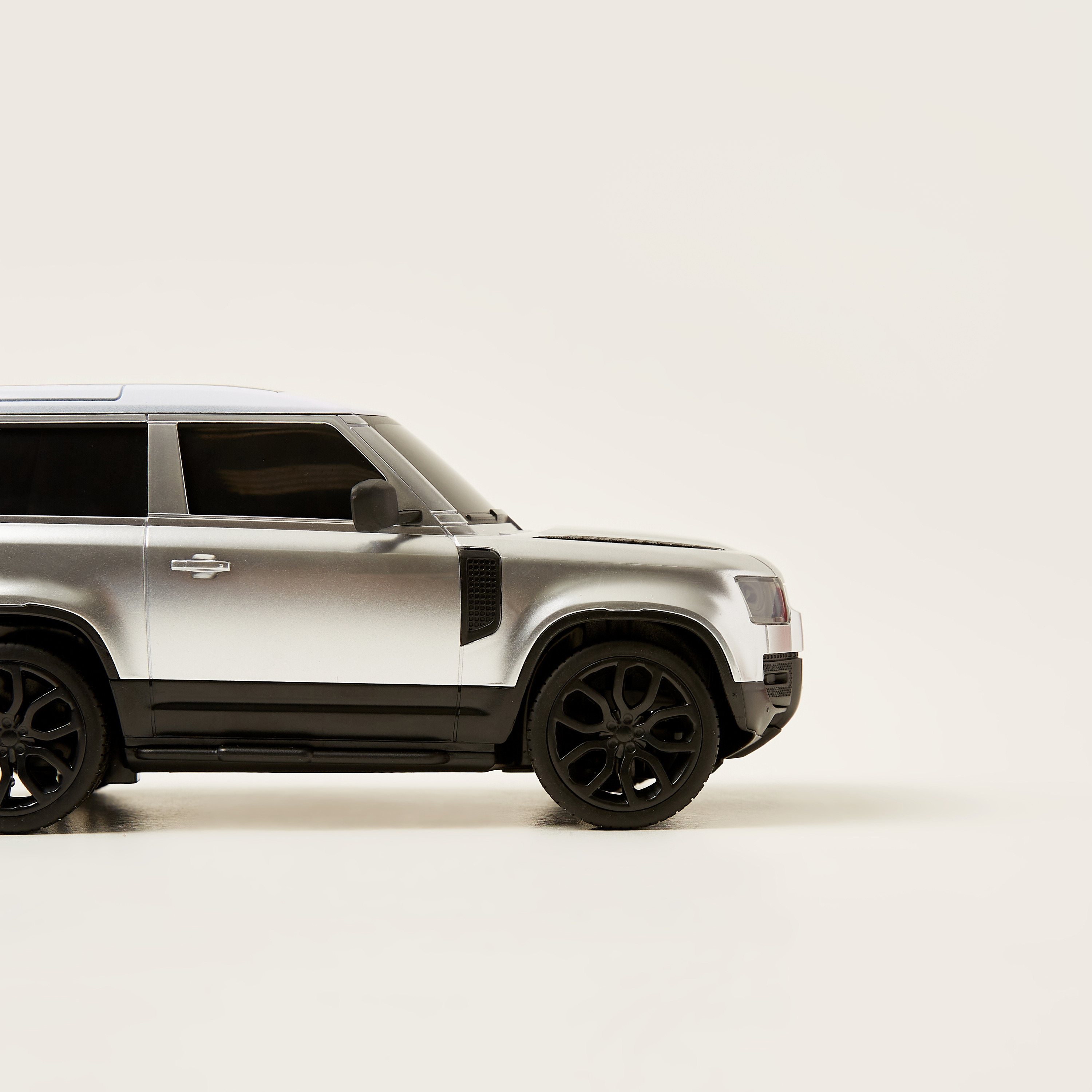 RW 1:24 Range Rover Defender Radio Control Car-toys-playvehicles-diecastcars-image-3