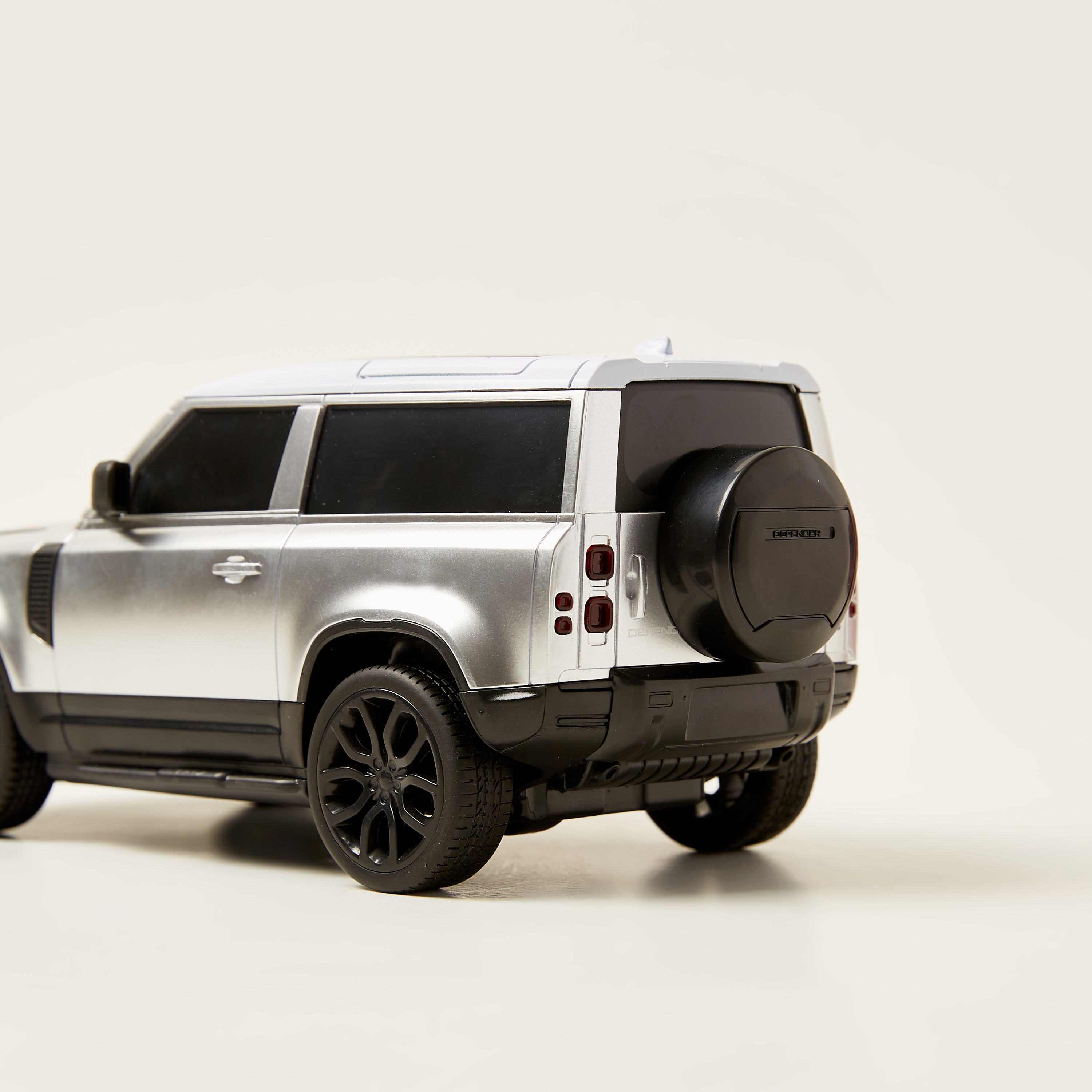 RW 1:24 Range Rover Defender Radio Control Car-toys-playvehicles-diecastcars-image-5