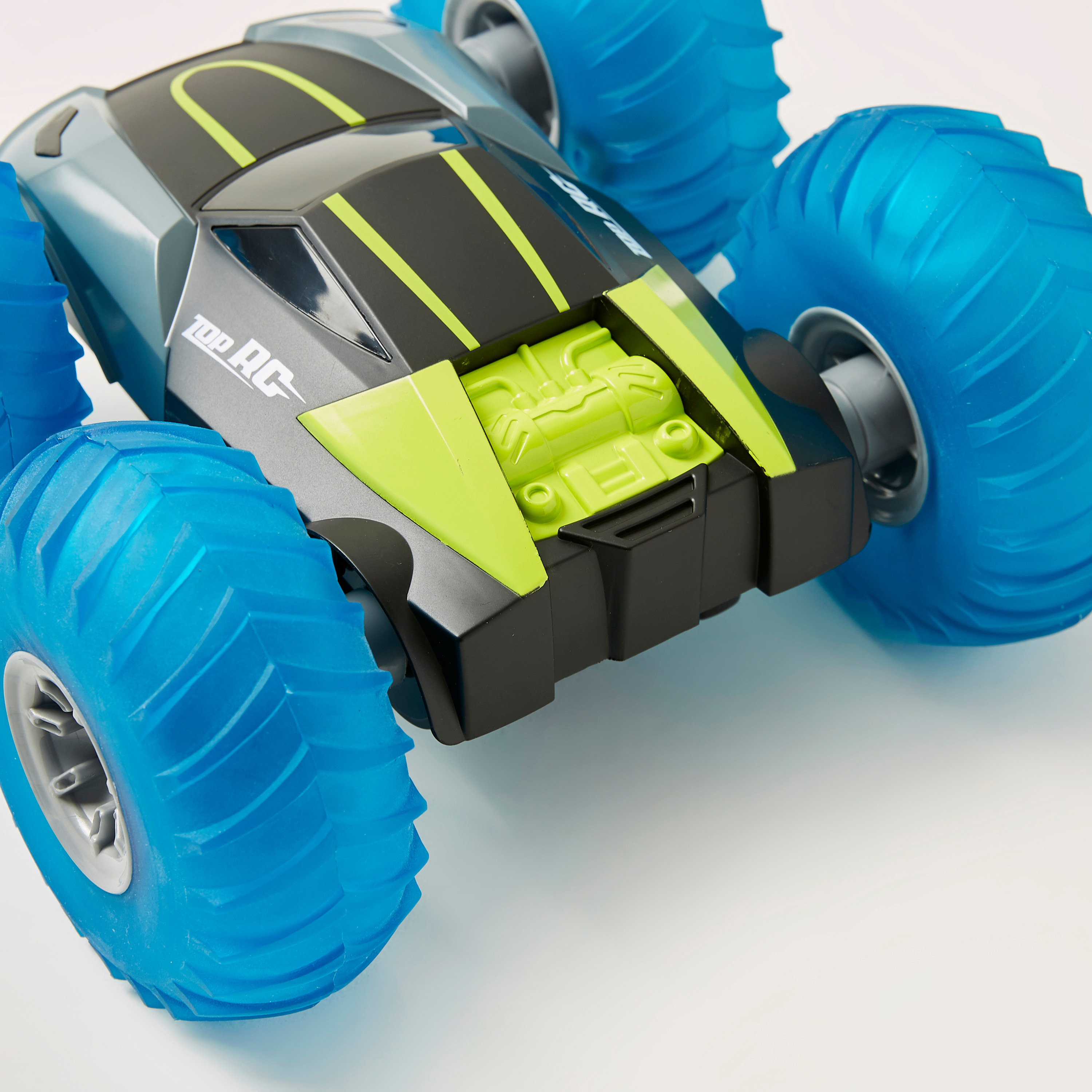 YINRUN Top R/C 2.4G Bounce Storm Toy Vehicle with Lights-toys-remotecontrolledvehicles-rccars-image-4
