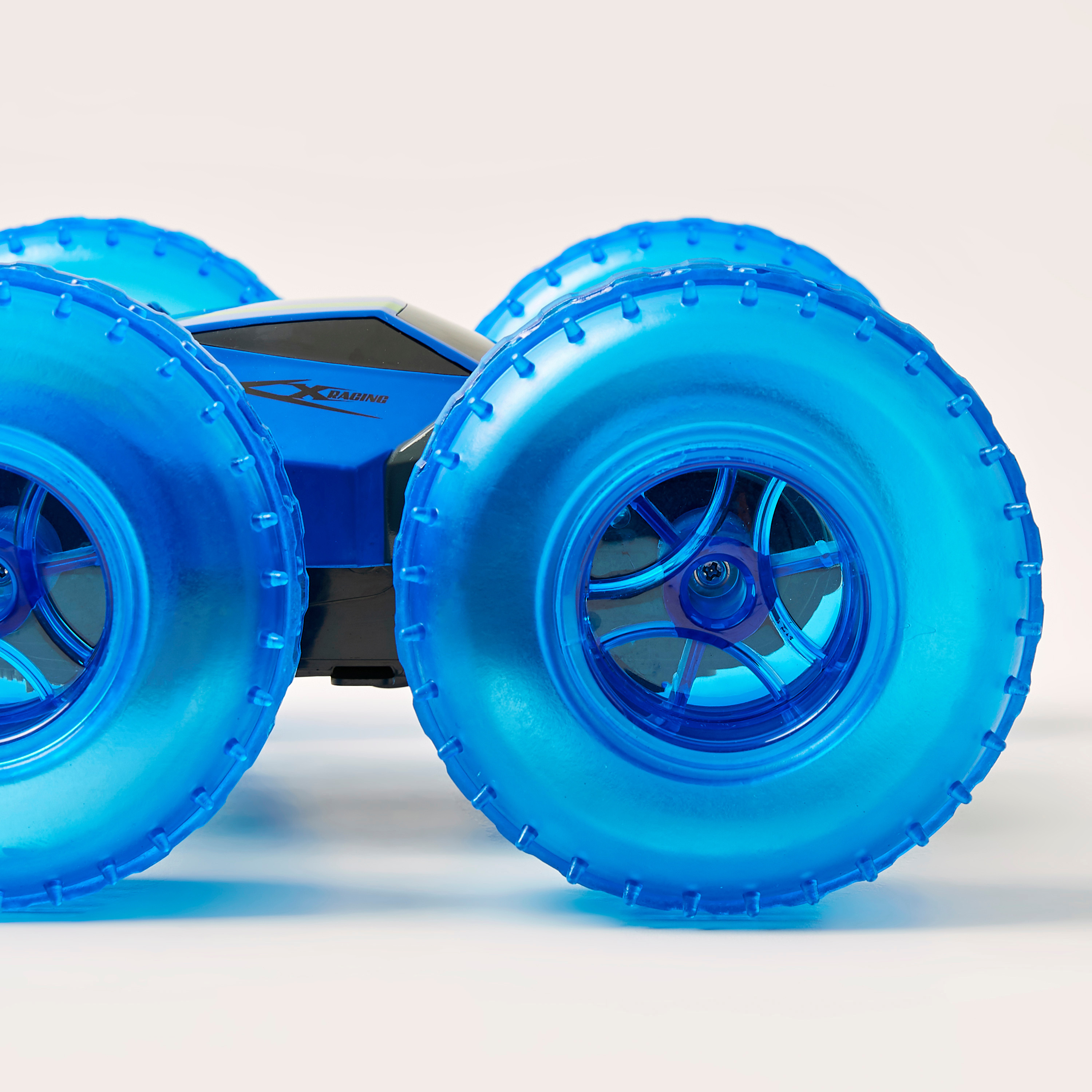 YINRUN 2.4G R/C Jumping Car with Lights-toys-remotecontrolledvehicles-rccars-image-3