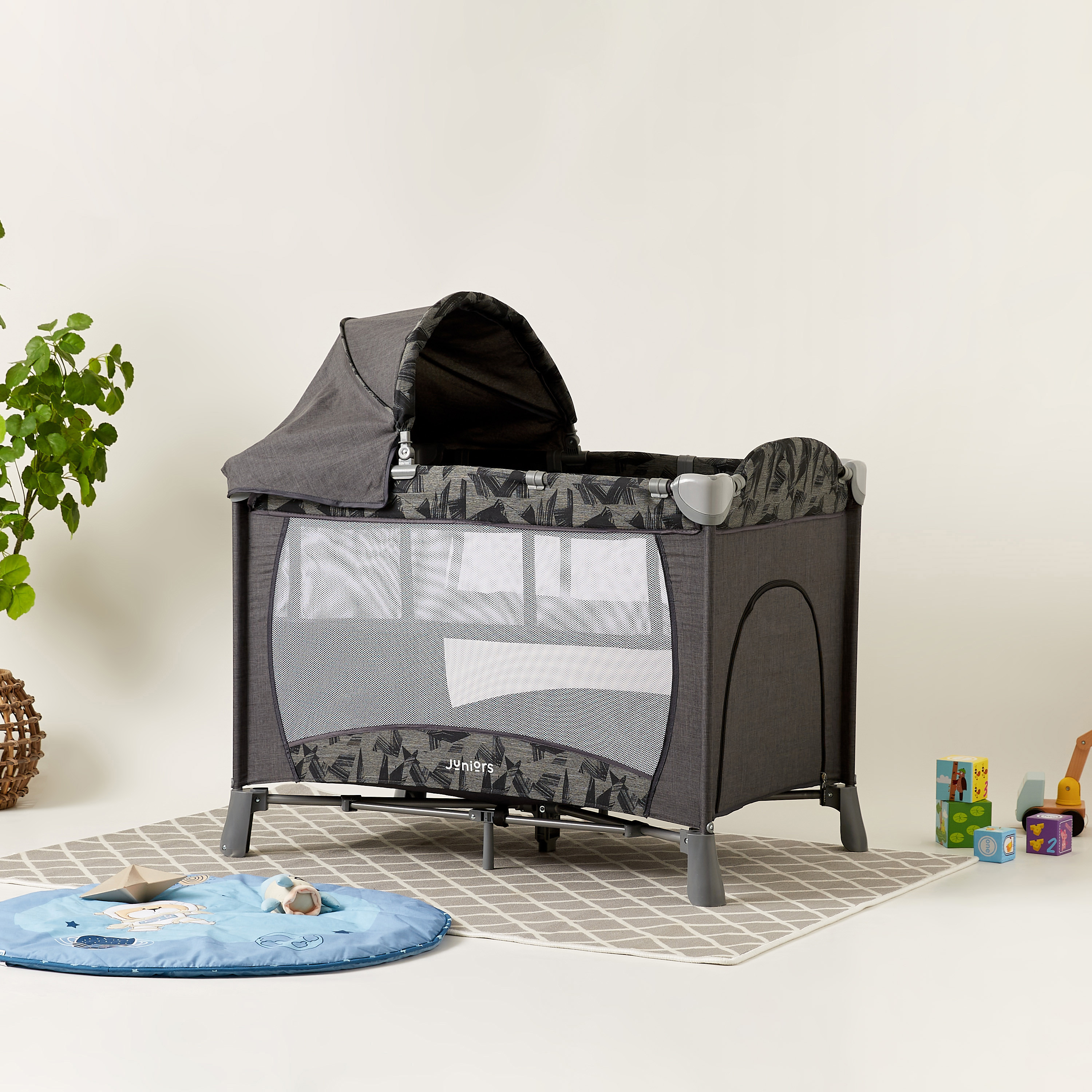 Foldable travel cot sale