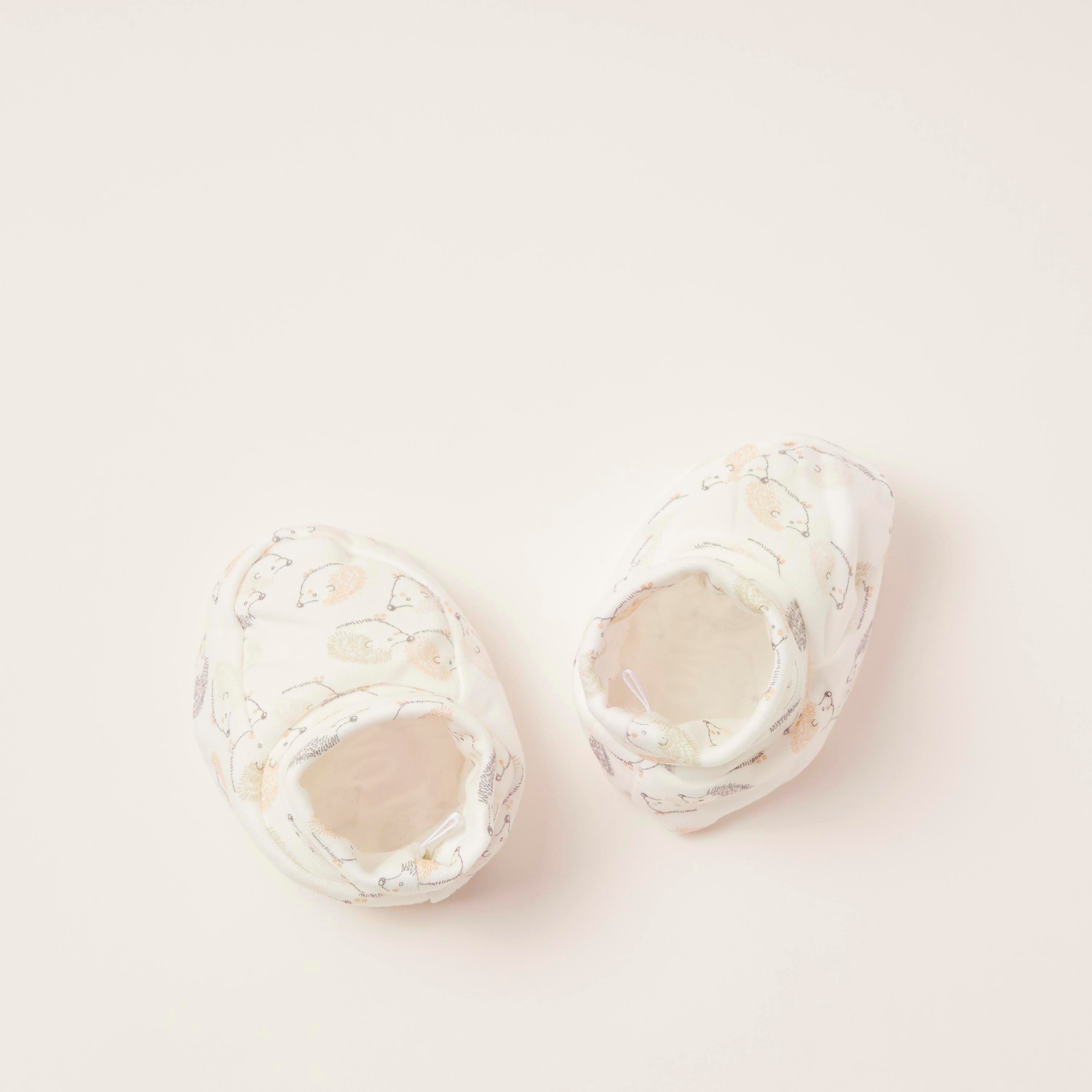 أبوات عضوية بطبعات من لاف إيرث-baby-boys-shoes-booties-image-1
