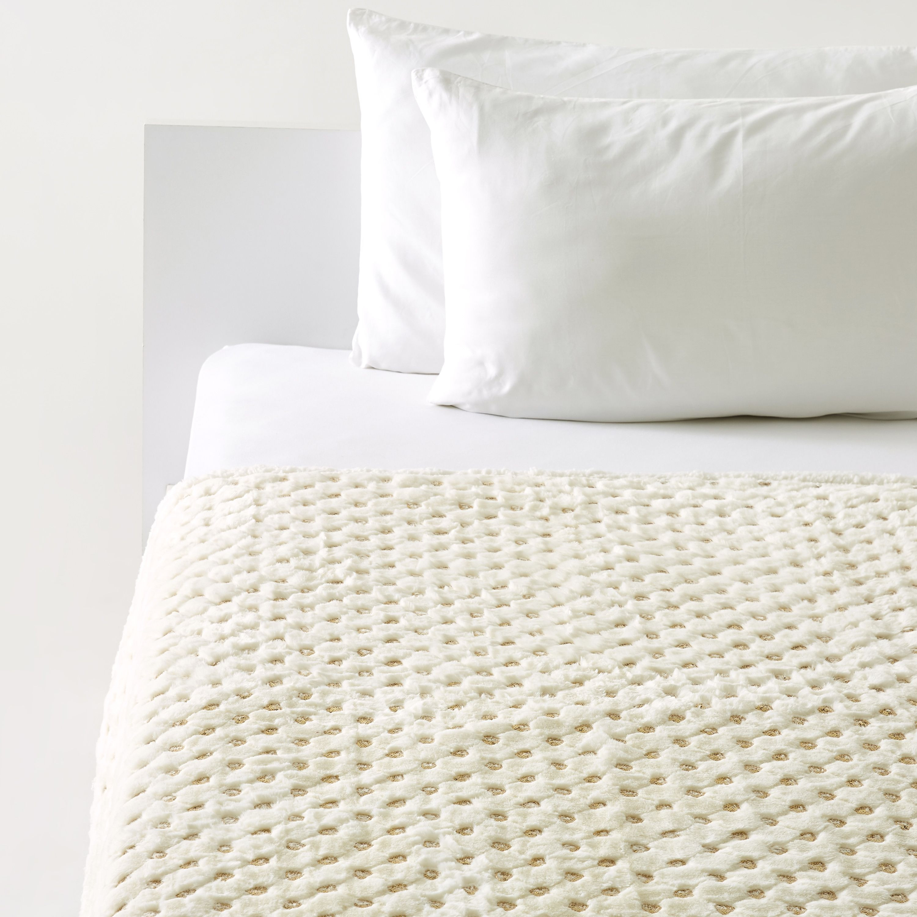 بطانية خفيفة مزينة بالترتر ستارز  - 152x127 سم-household-cushionsandthrows-throwsandblankets-throws-image-1