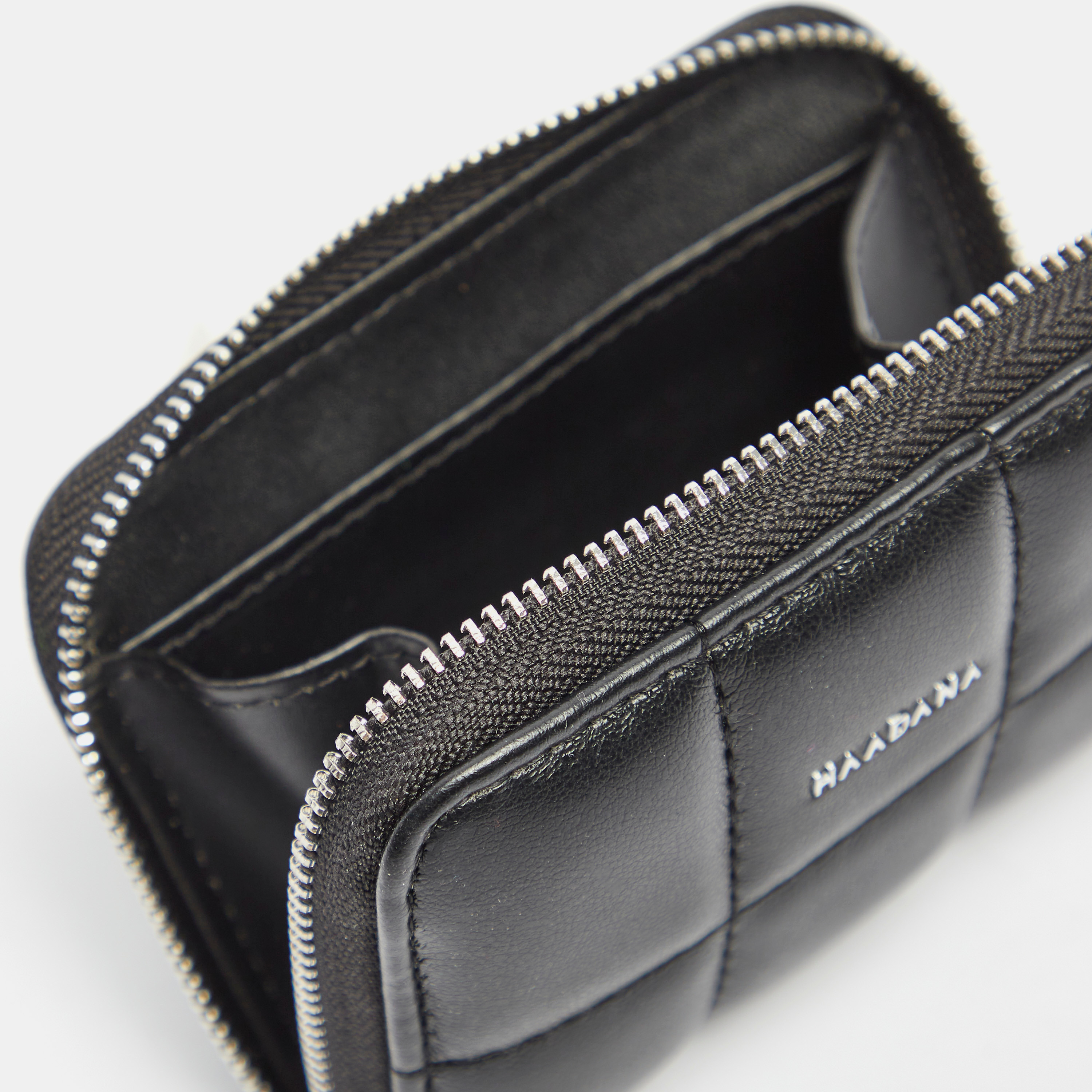 Haadana Quilted Wallet with Zip Closure-women-bagsandwallets-wallets-image-4