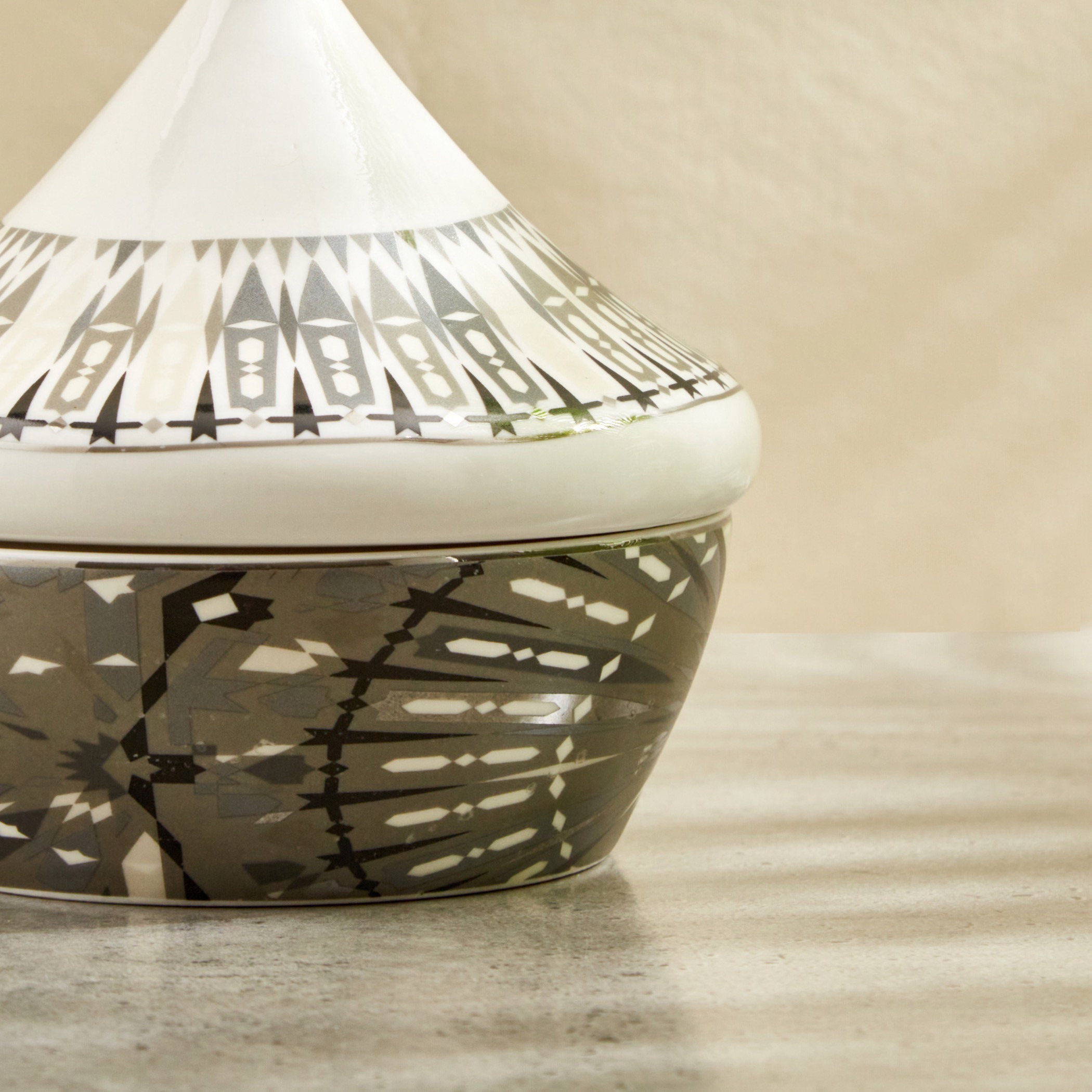 صحن تمر مغربي مع غطاء-household-dining-dinnerware-bowls-image-6