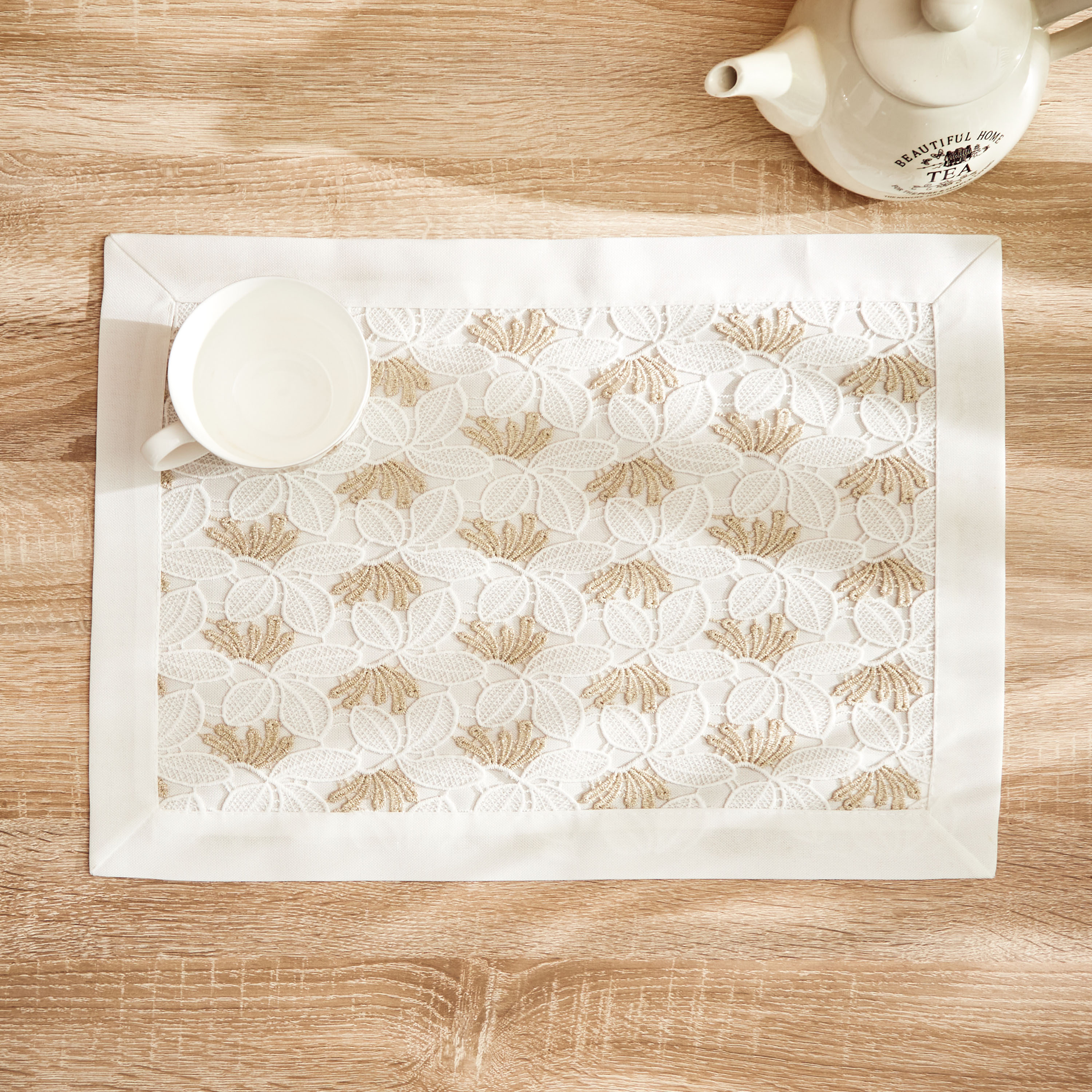 لبادة طاولة دانتيل مفرّغ قطعتين من ريكس - 34x45 سم-household-dining-tablelinen-placemats-image-1