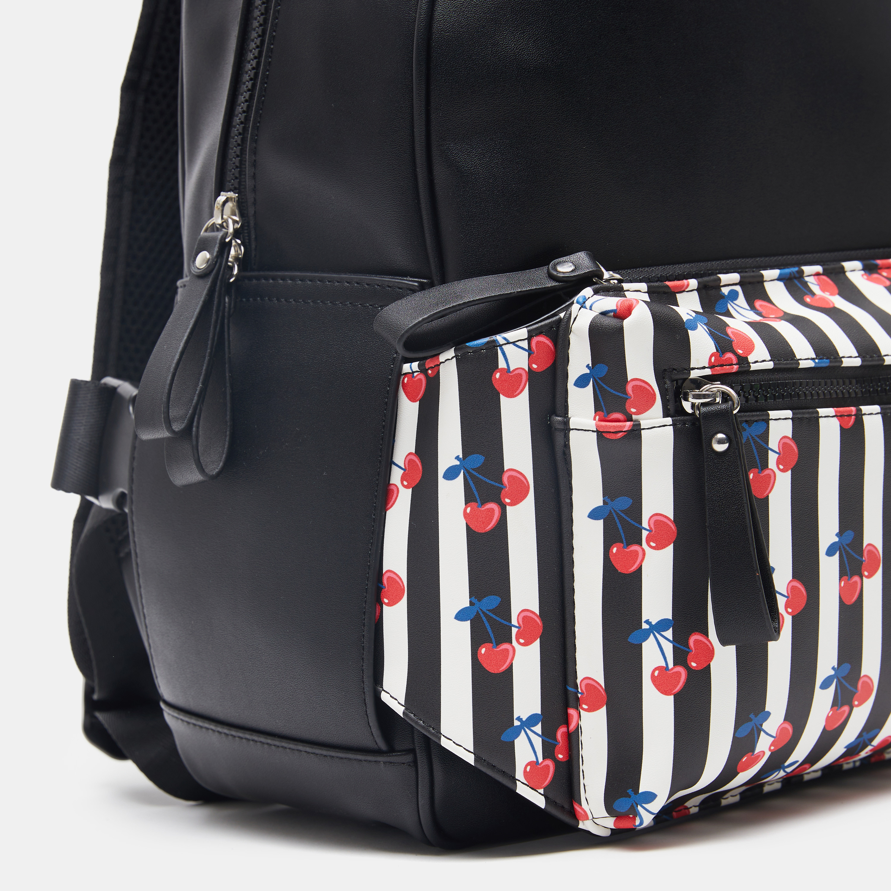 شنطة ظهر بسحّاب إغلاق وحمّالات كتف قابلة للتّعديل وطبعات من ميسي-women-bagsandwallets-backpacks-image-3