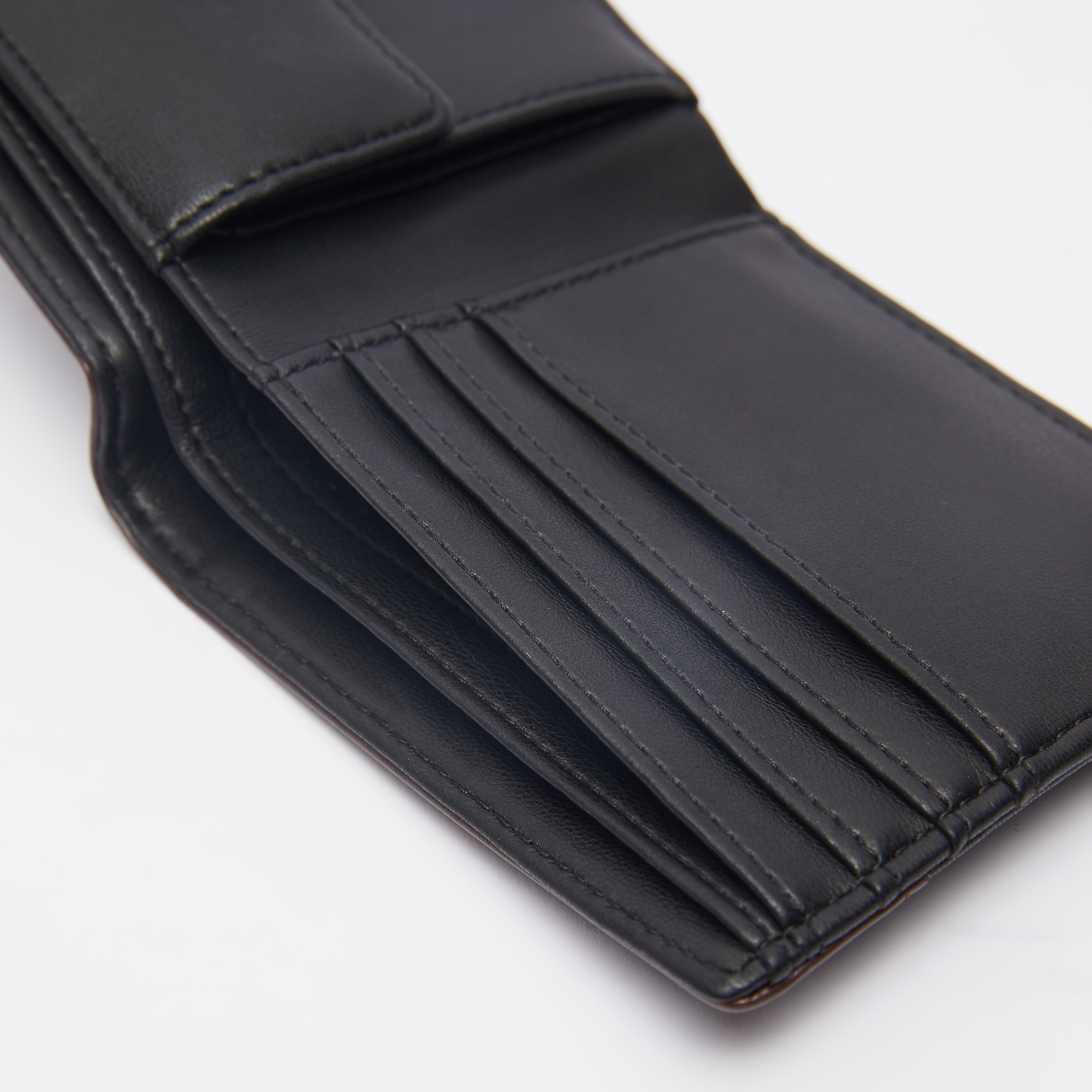 محفظة جلد بطيّة مزدوجة من لي كوبر-men-beltsandwallets-wallets-image-4