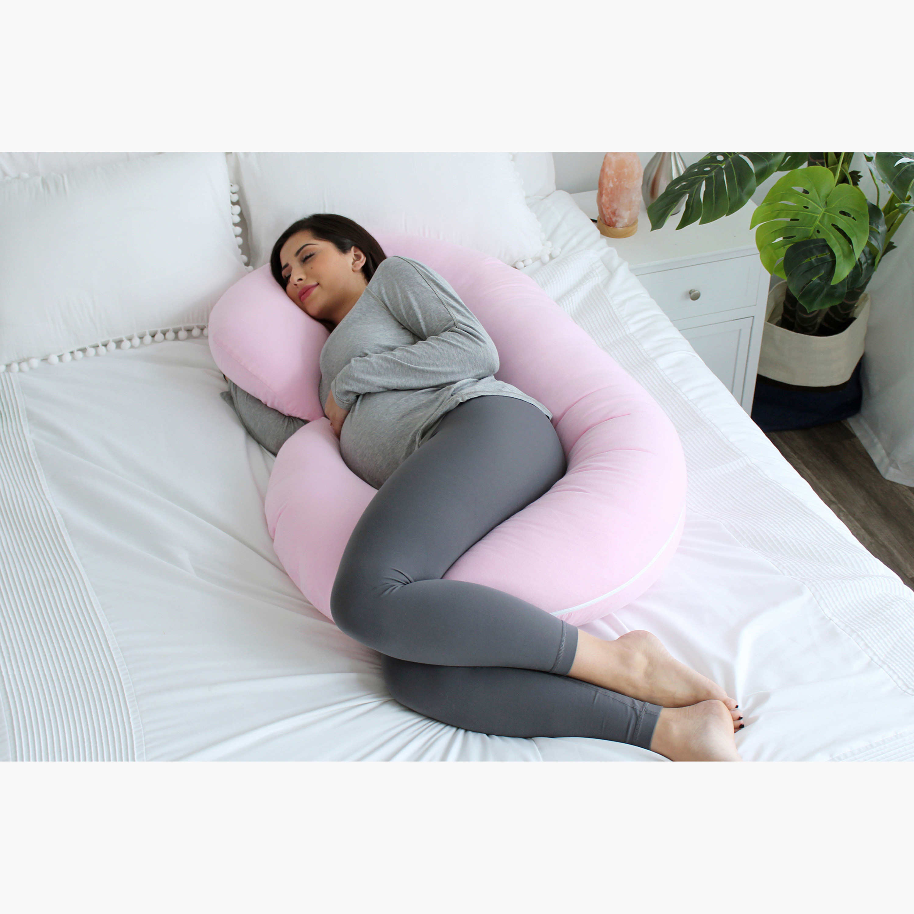 Bean shaped outlet pillow