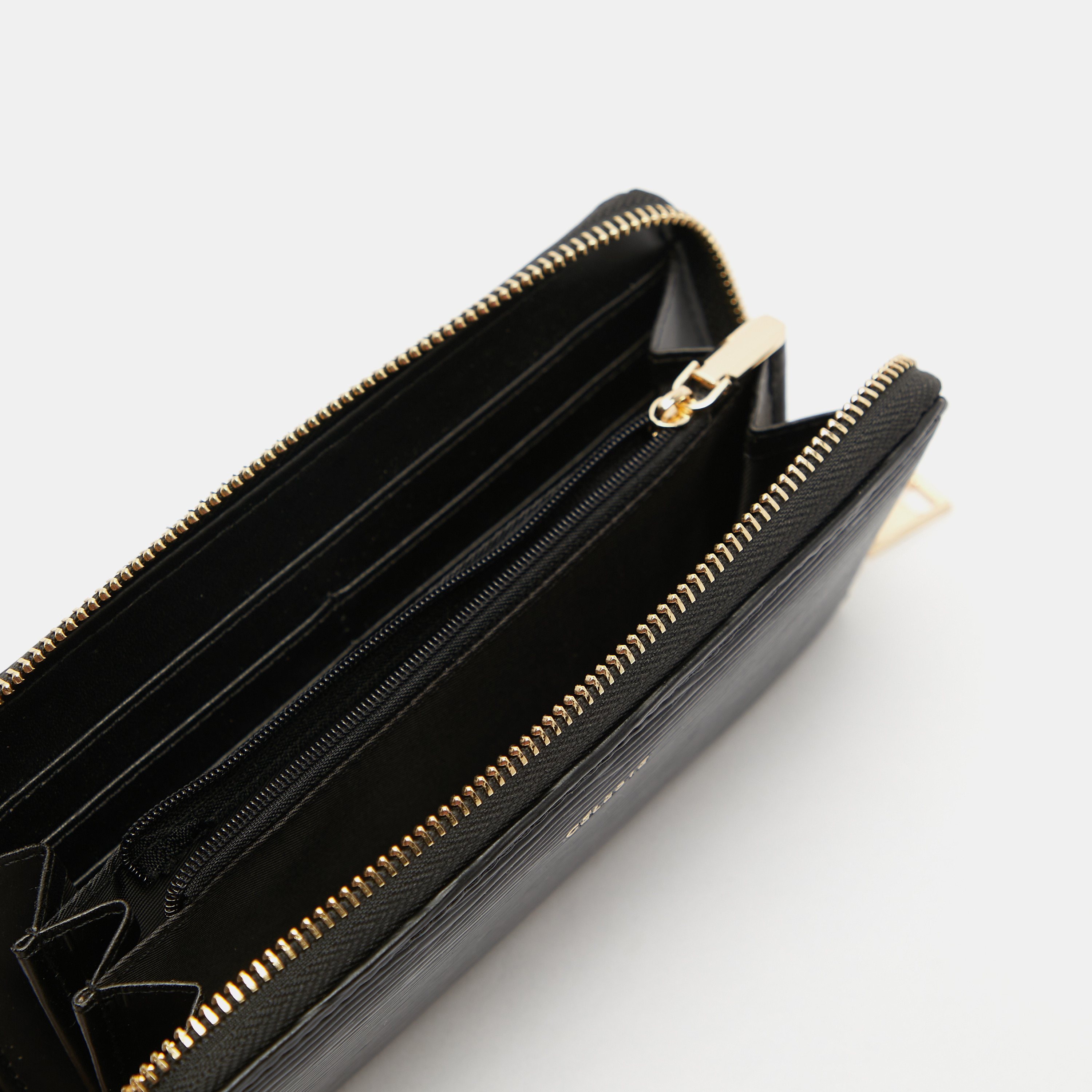 محفظة مزيّنة بسحّاب إغلاق من سيليست-women-bagsandwallets-wallets-image-5