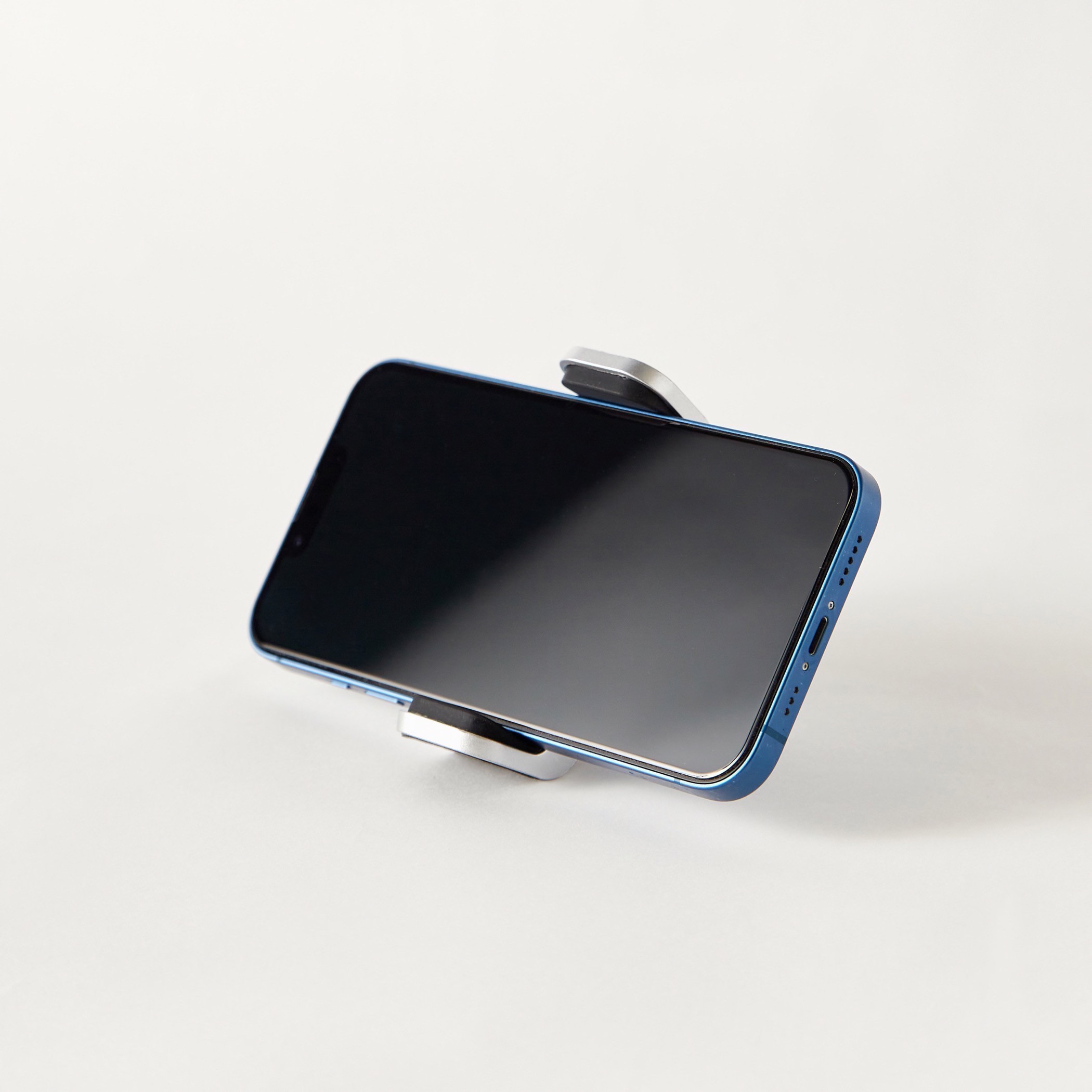 حامل هاتف ميتاليك بفتحة تهوية-electronics-accessories-image-3