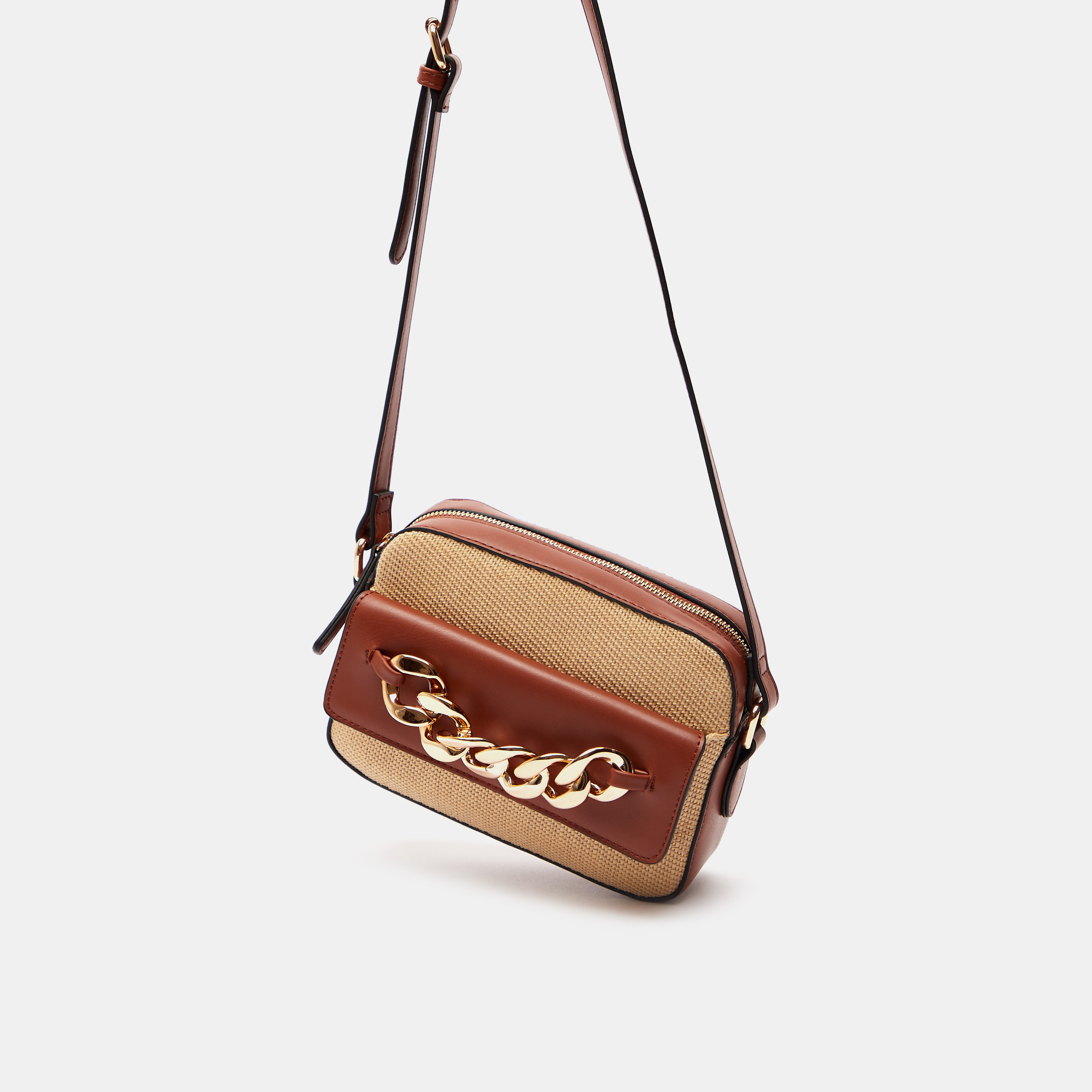 شنطة كروس بودي بارزة الملمس بحزام قابل للتعديل وتزيينات سلسلة من سيليست-women-bagsandwallets-handbags-image-2