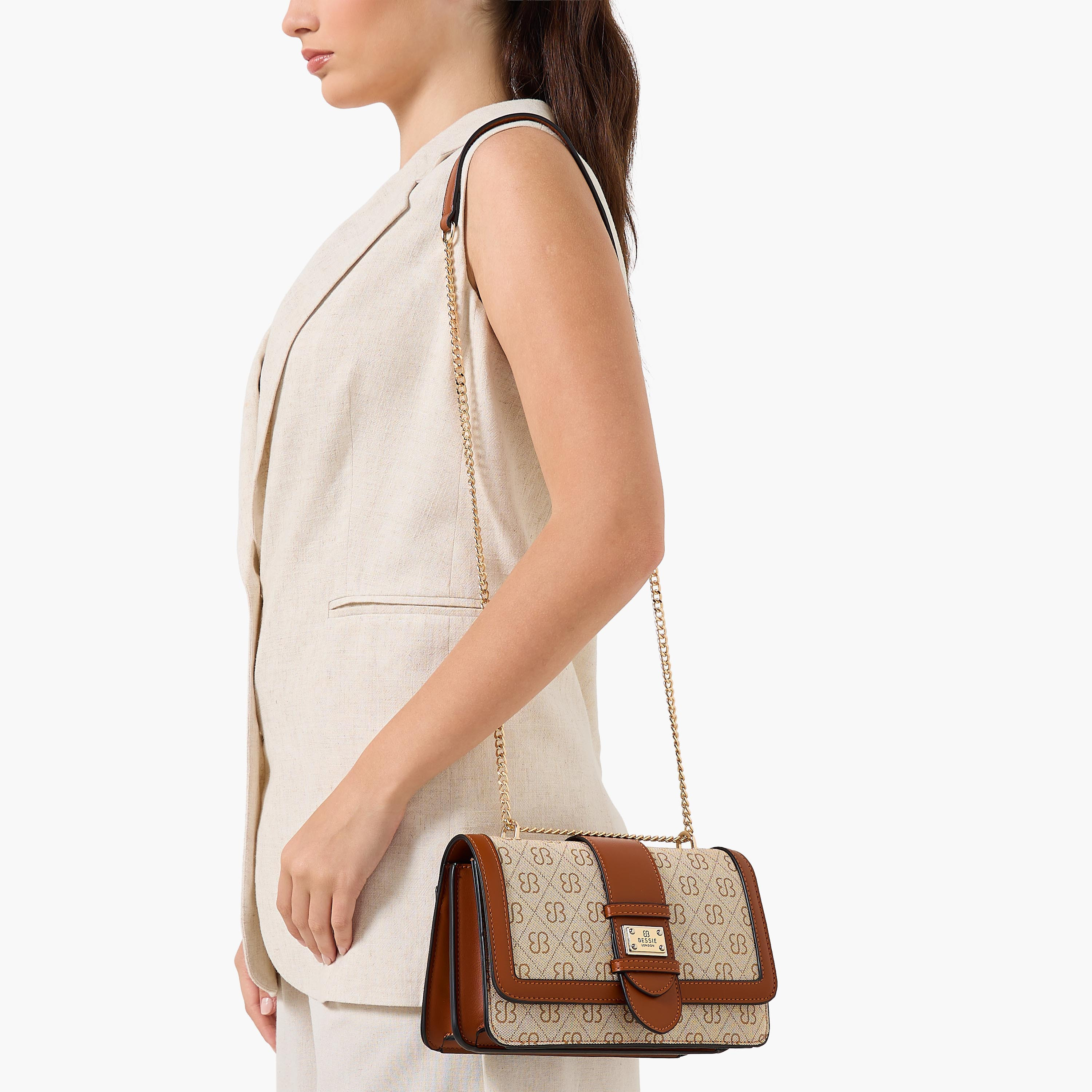 شنطة كروس بودي بطبعات وحزام سلسلة وطية إغلاق من بيسي لندن-women-bagsandwallets-handbags-image-2