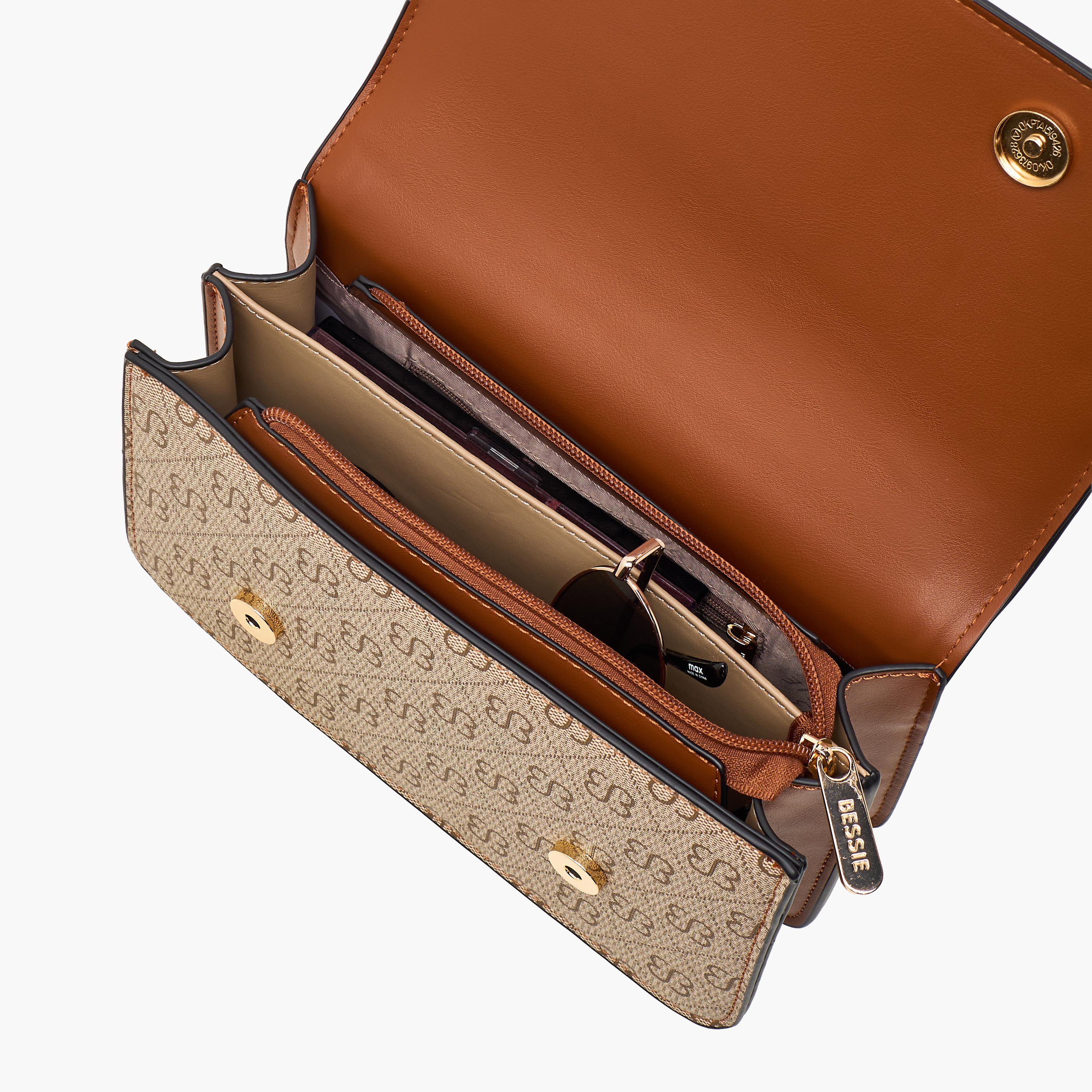 شنطة كروس بودي بطبعات وحزام سلسلة وطية إغلاق من بيسي لندن-women-bagsandwallets-handbags-image-8