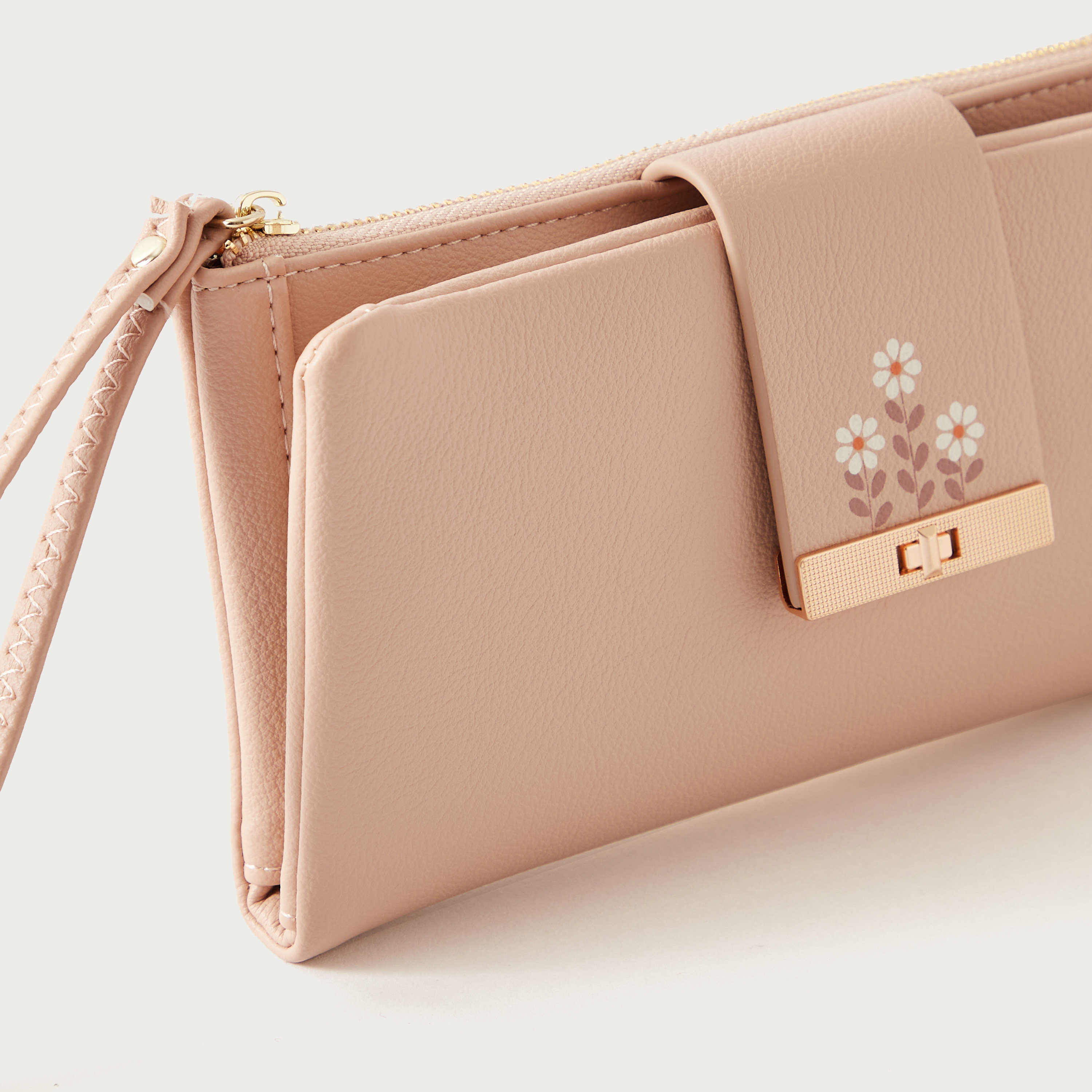محفظة بطيّتين وطبعات أزهار وزر إغلاق من ساشا-women-bagsandwallets-wallets-image-3