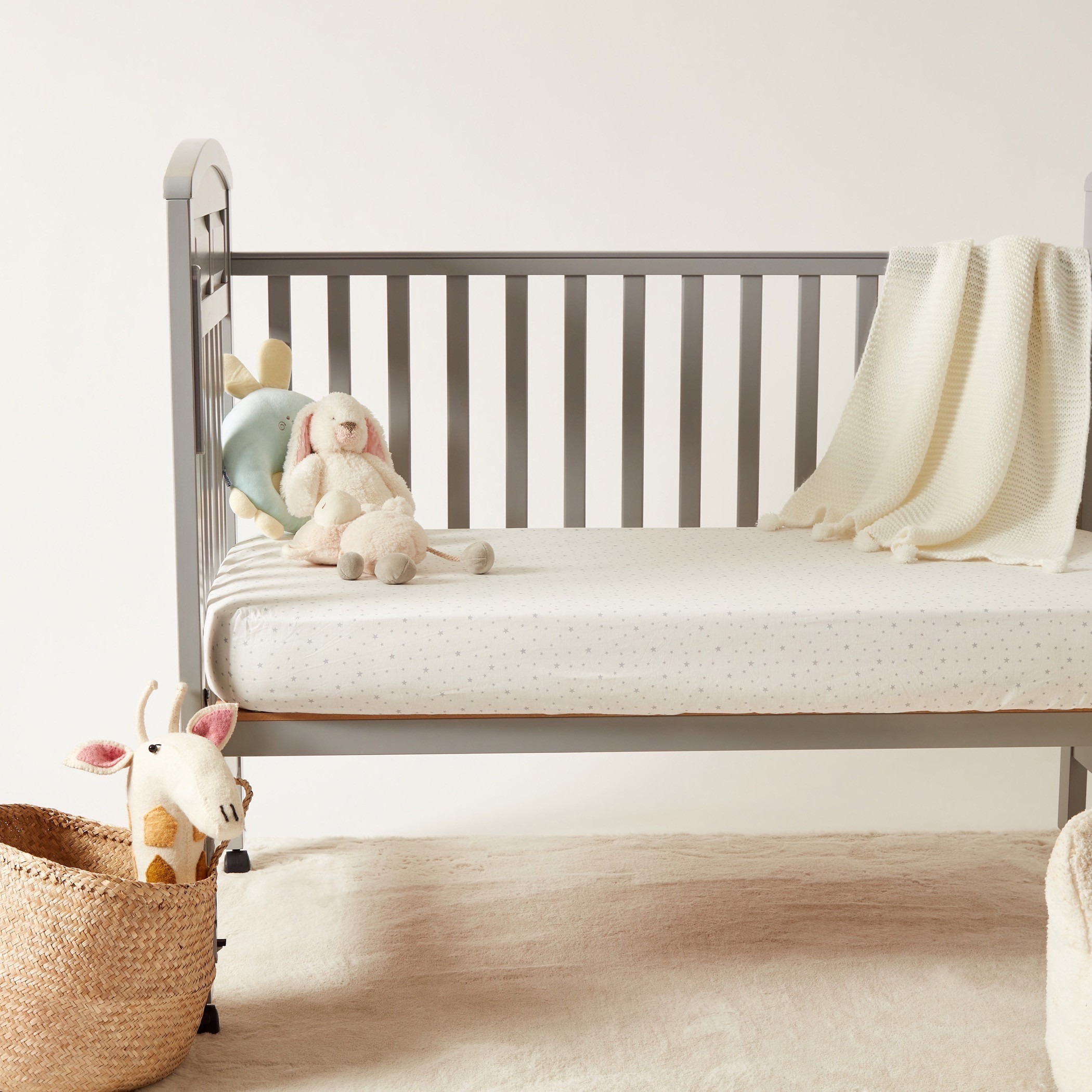 طقم شرشف مهد مطاطي من قطعتين من جونيورز - 130x70x20 سم-baby-nursery-babybedding-image-1