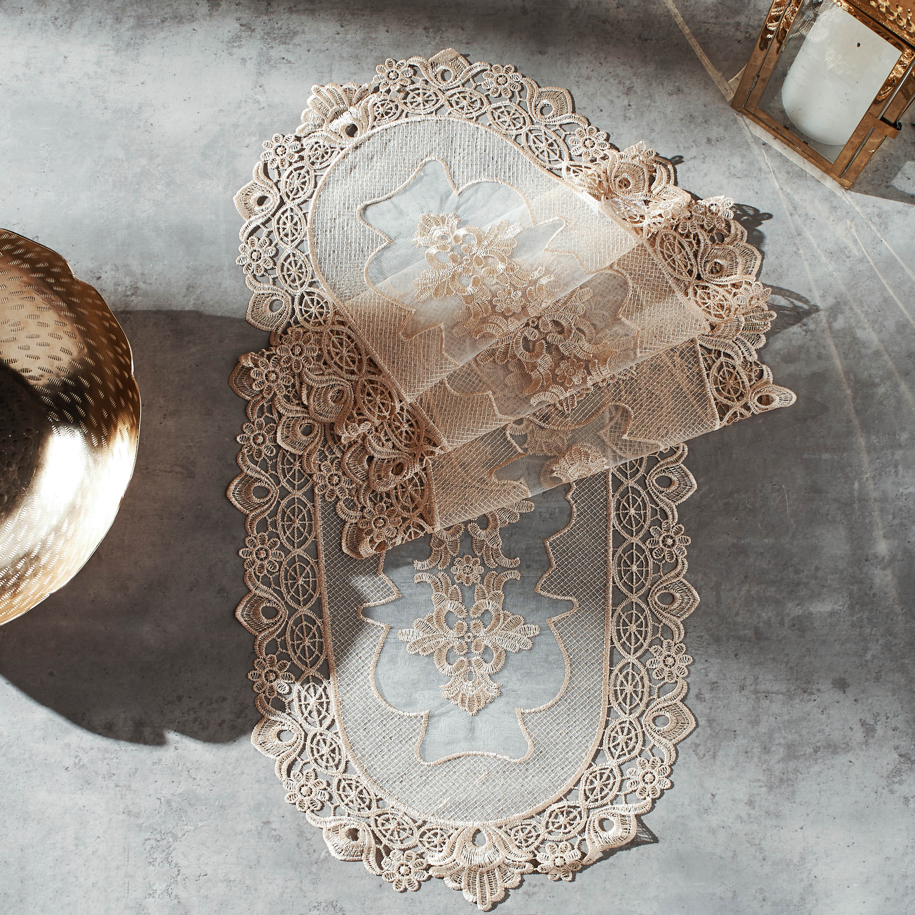 مفرش كروسيا من ليندا - 40x180 سم-household-dining-tablelinen-runnersandtablecovers-image-2