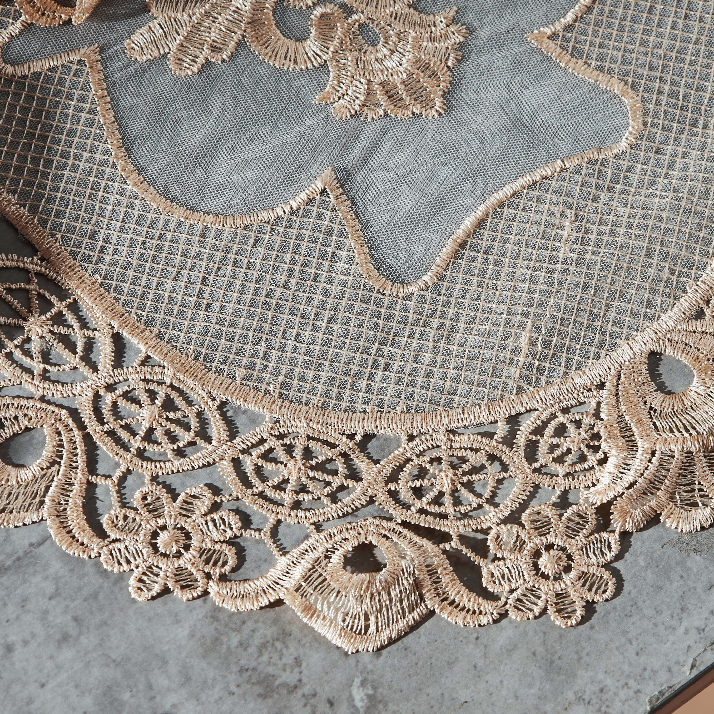 مفرش كروسيا من ليندا - 40x180 سم-household-dining-tablelinen-runnersandtablecovers-image-4