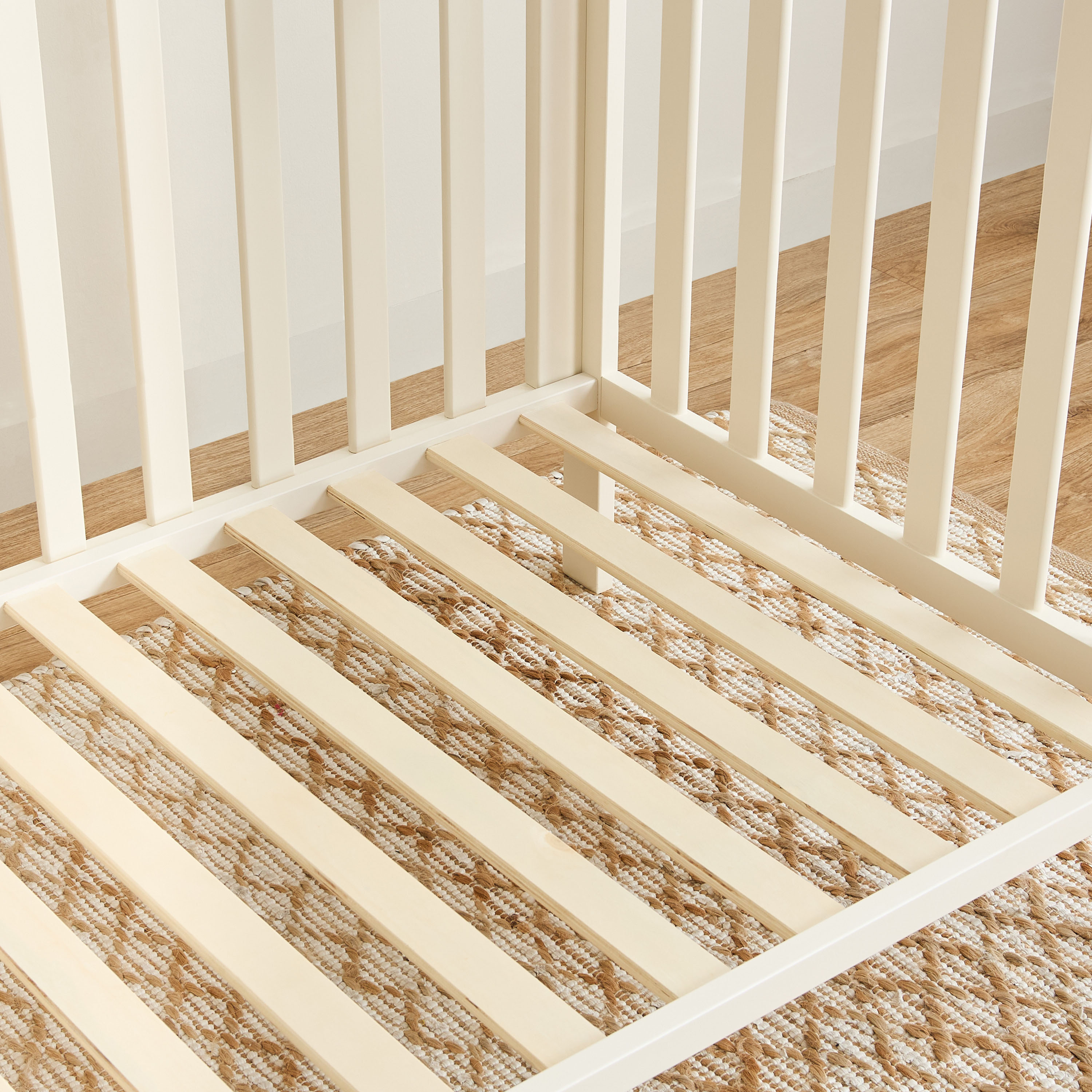 Juniors Oliver Deluxe Crib with Adjustable Height (Up to 3 years)-baby-nursery-furniture-cribsandbeds-babycribs-image-11