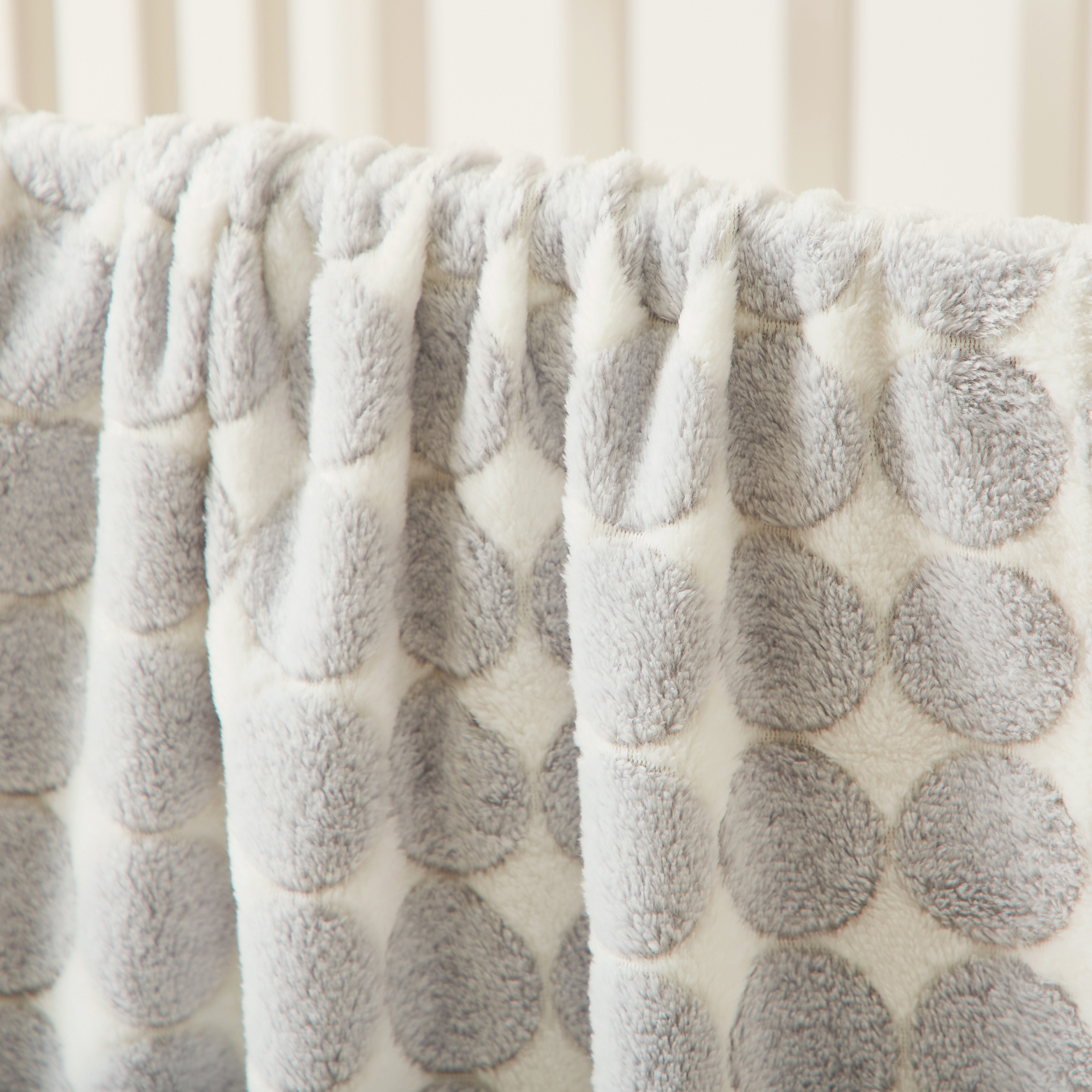 Coral Fleece Blanket - 100x75 cms-baby-nursery-blanketsandswaddles-blanketsandquilts-image-2