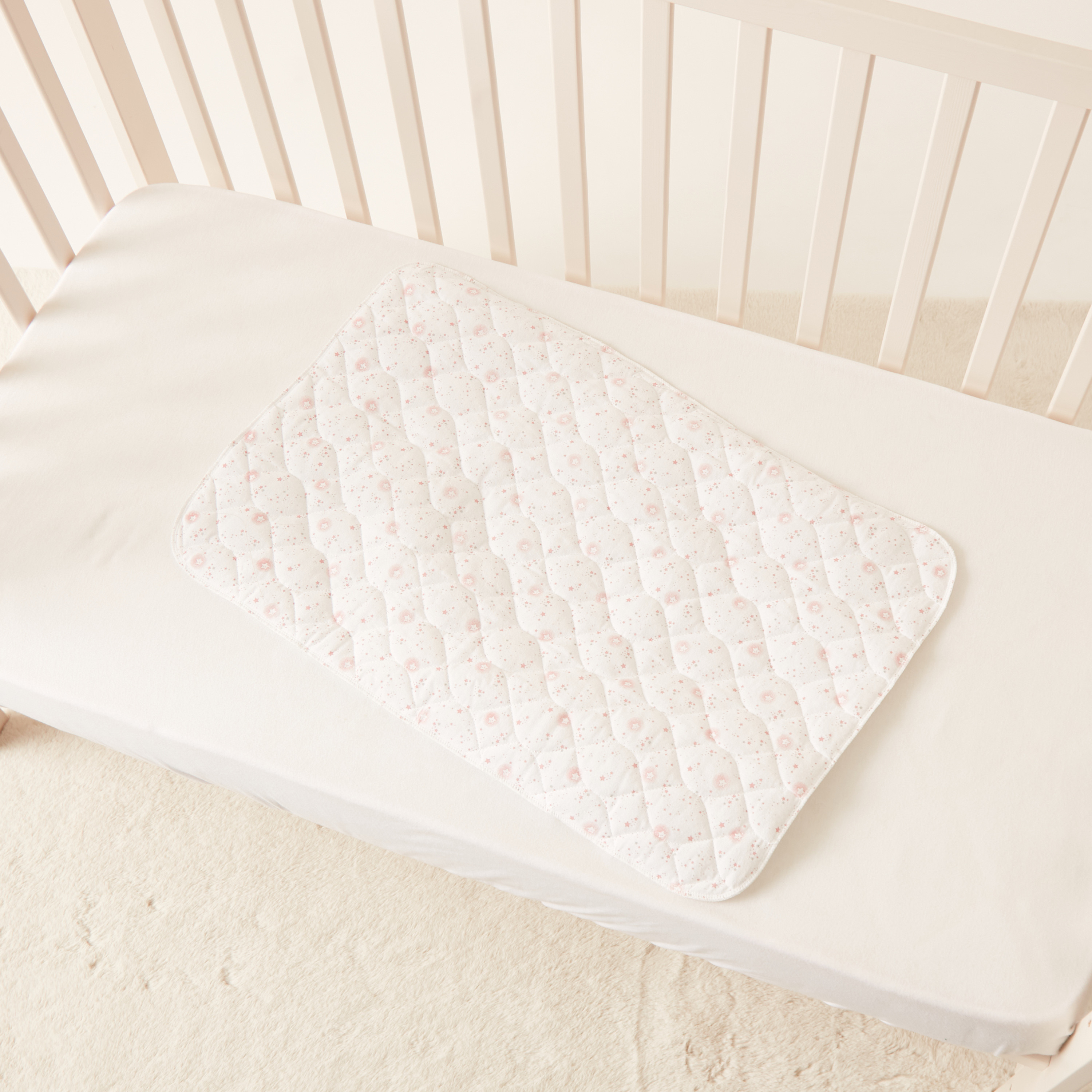 حصيرة تغيير بطبعات من جونيورز - 68x45 سم-baby-diapering-changingmats-image-3