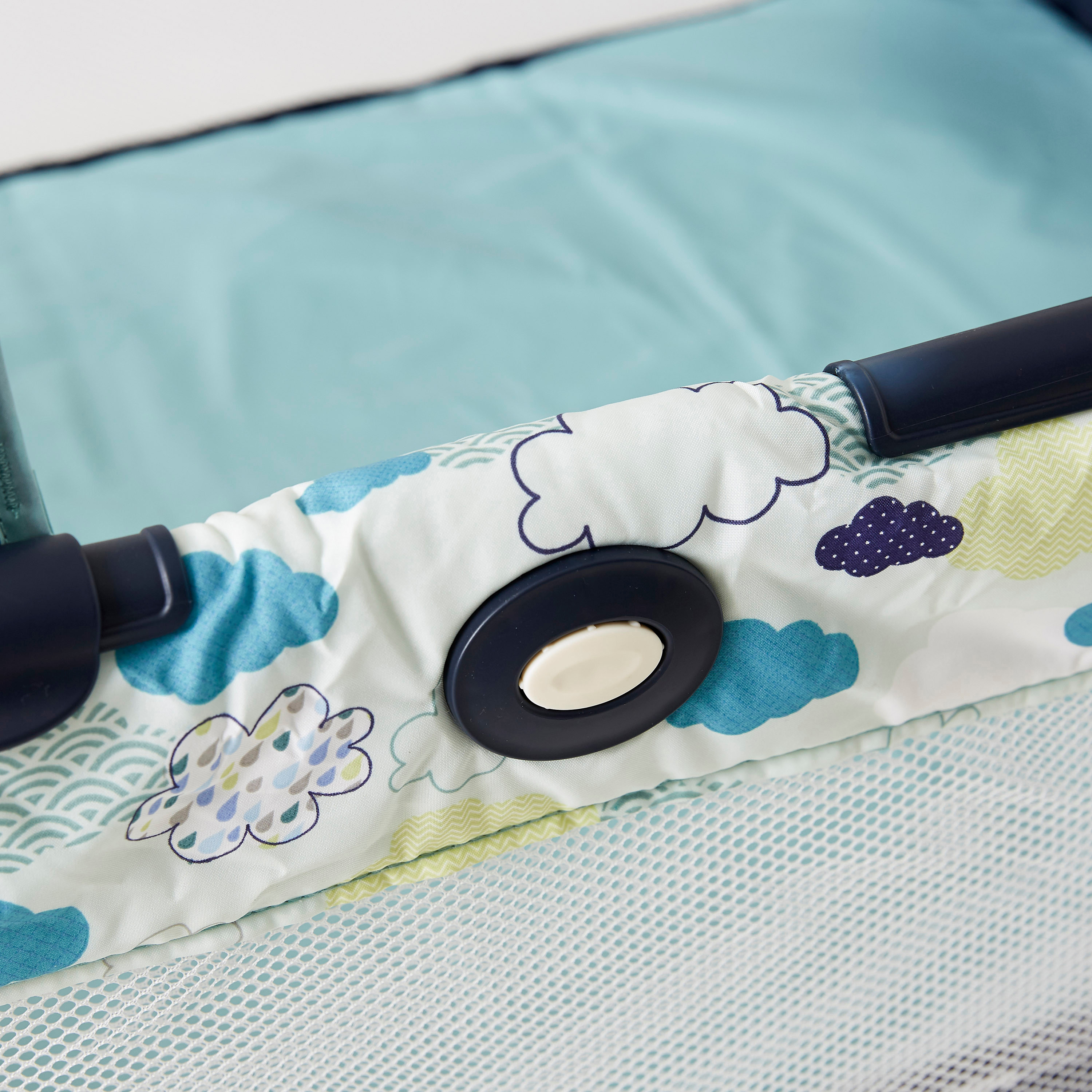 Graco Compact Blue Travel Cot with Signature Graco Push-Button Fold (up to 3 Years)-baby-nursery-furniture-cribsandbeds-travelcots-image-2
