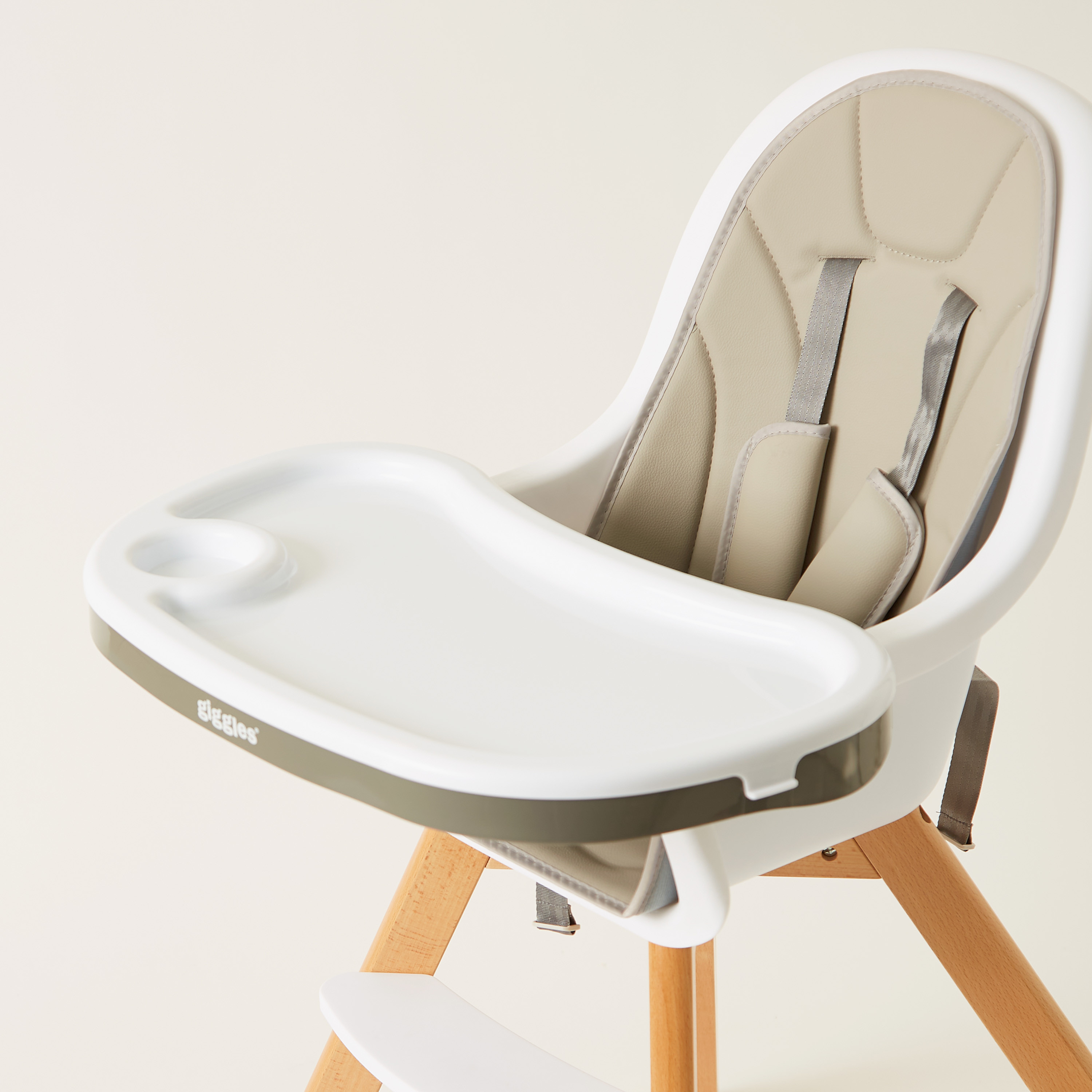 Bebe style store swivel high chair