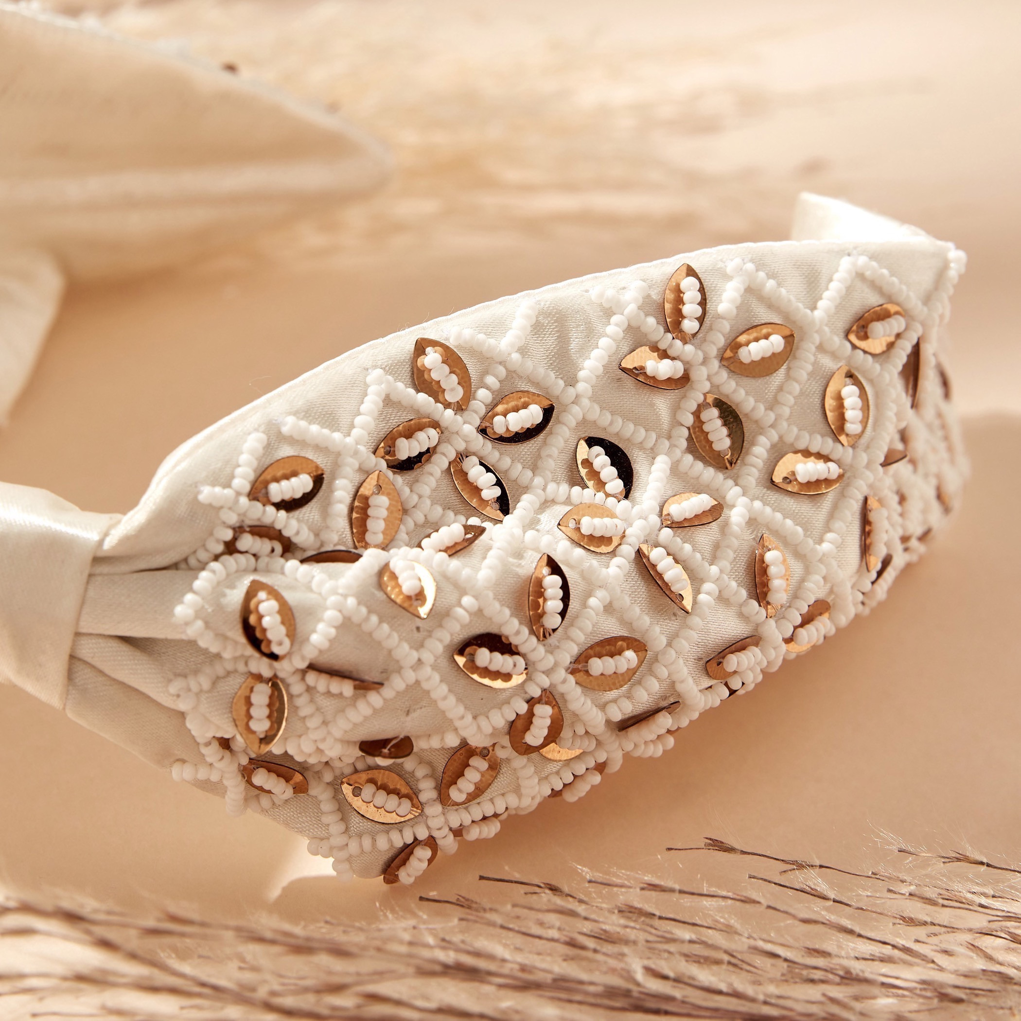 شريطة شعر مزينة بتفاصيل عقدة-women-hairaccessories-bands-image-2