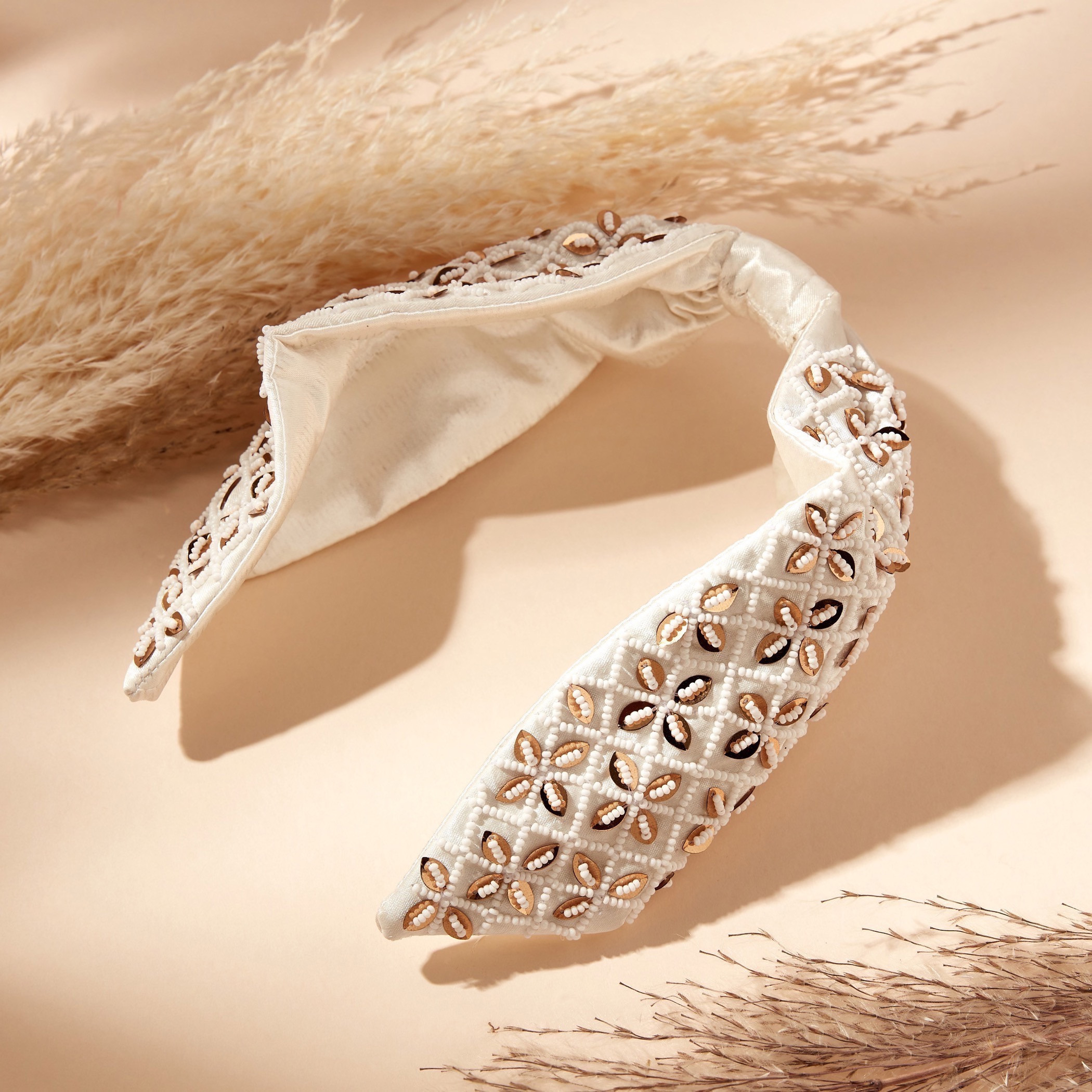 شريطة شعر مزينة بتفاصيل عقدة-women-hairaccessories-bands-image-3