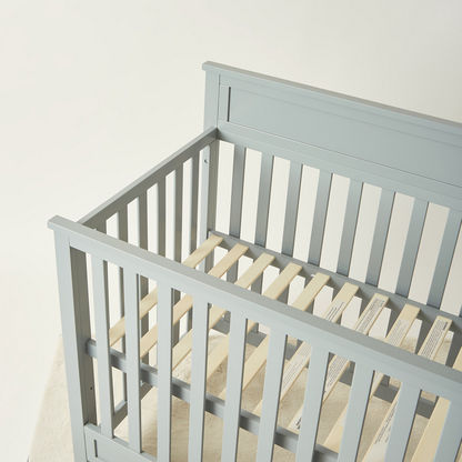 Juniors Fairway White 2-in-1 Wooden Crib with Three Adjustable Heights (Up to 3 years)