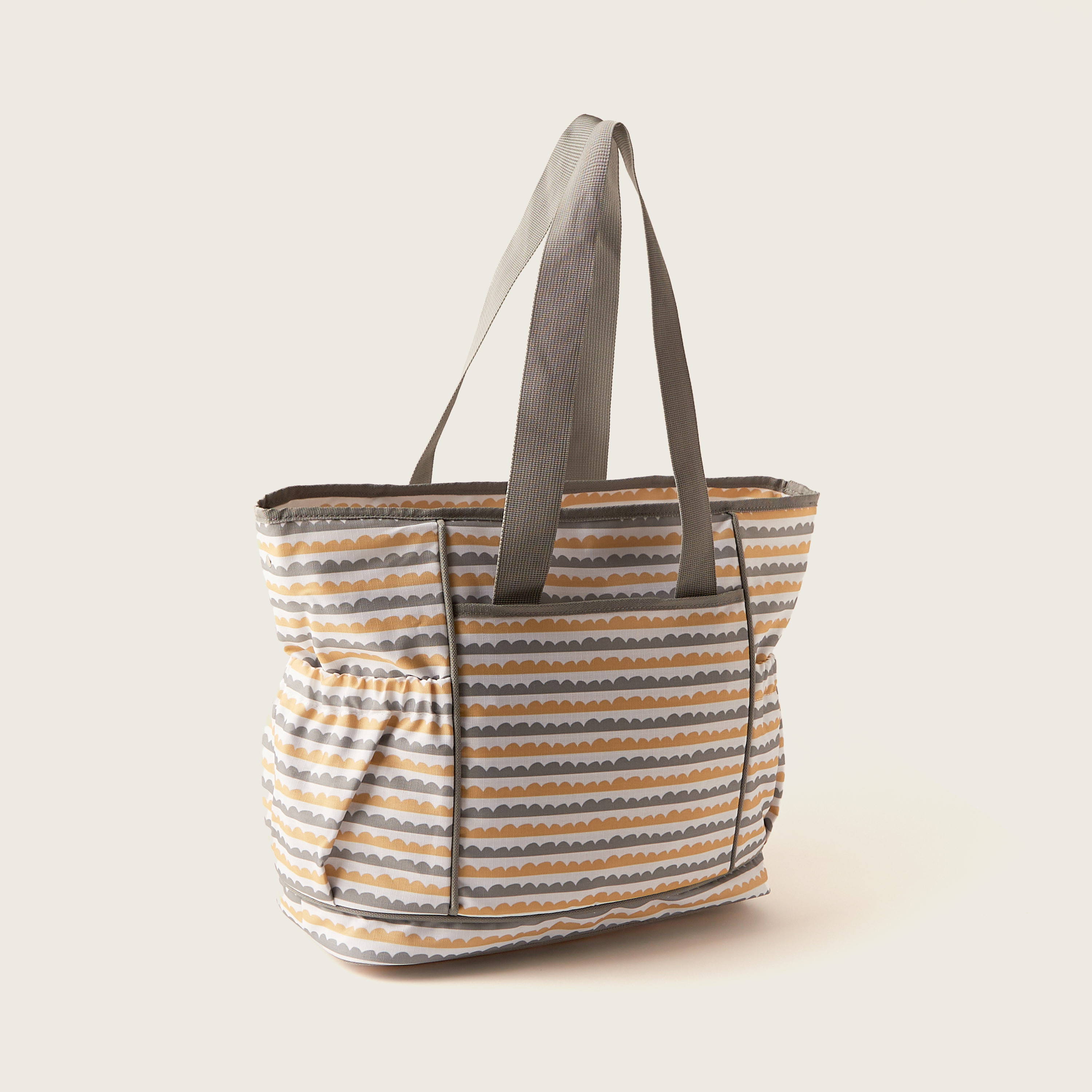 شنطة حفاضات بطبعات من جونيورز-baby-gear-diaperbags-image-2