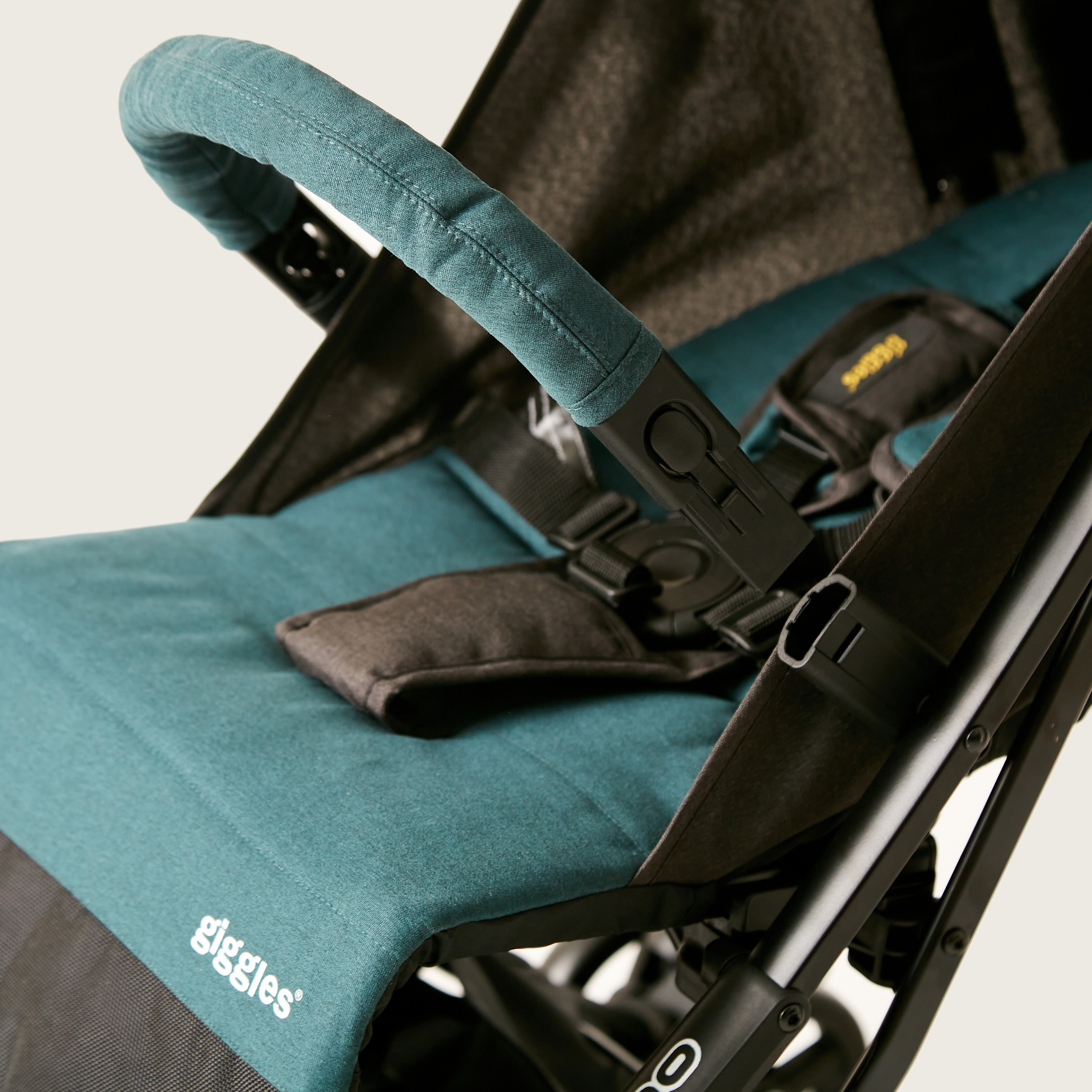 Giggles nano best sale compact stroller