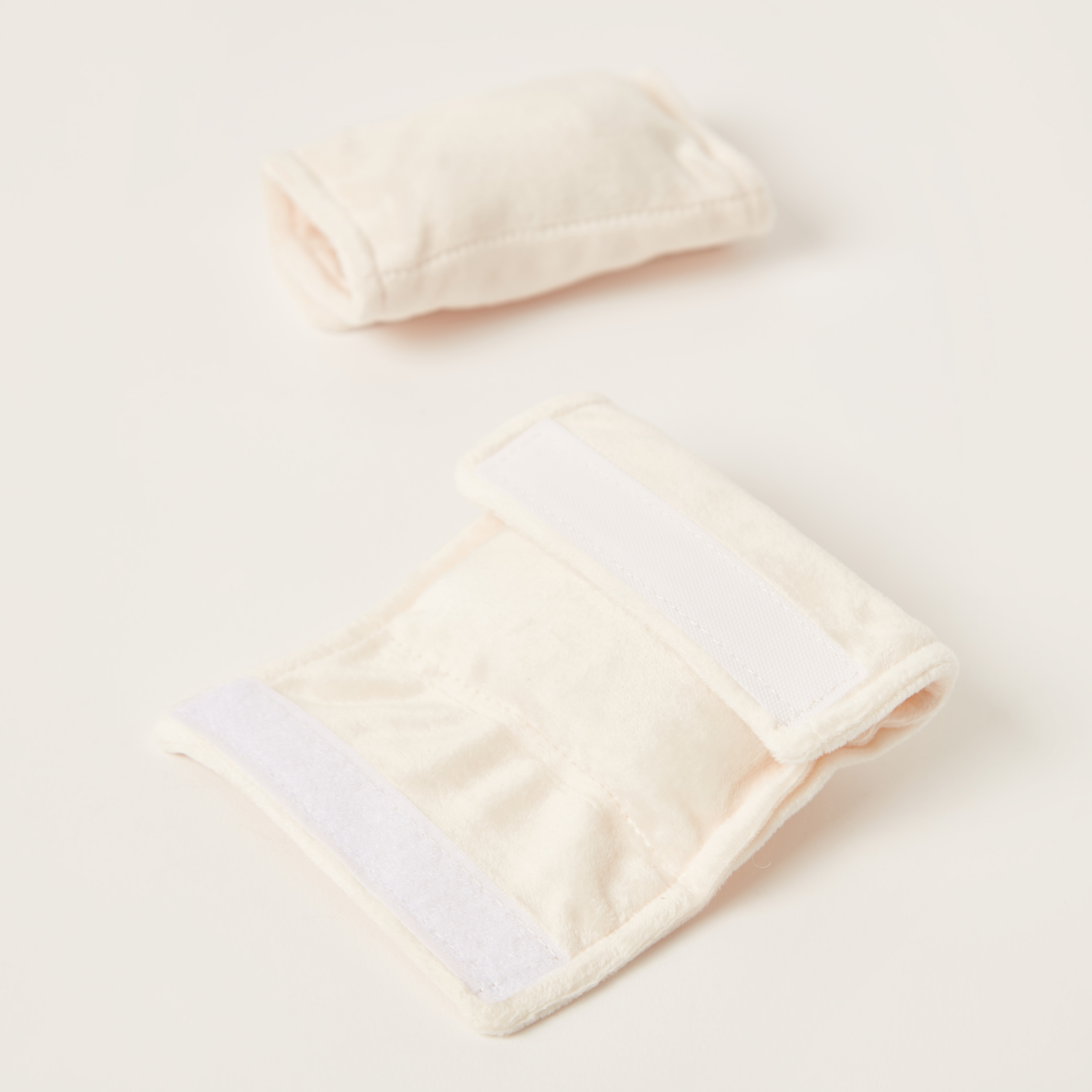 Juniors Textured 3-Piece Neck Pillow Travel Set - 100x90 cms-baby-nursery-babybedding-image-3