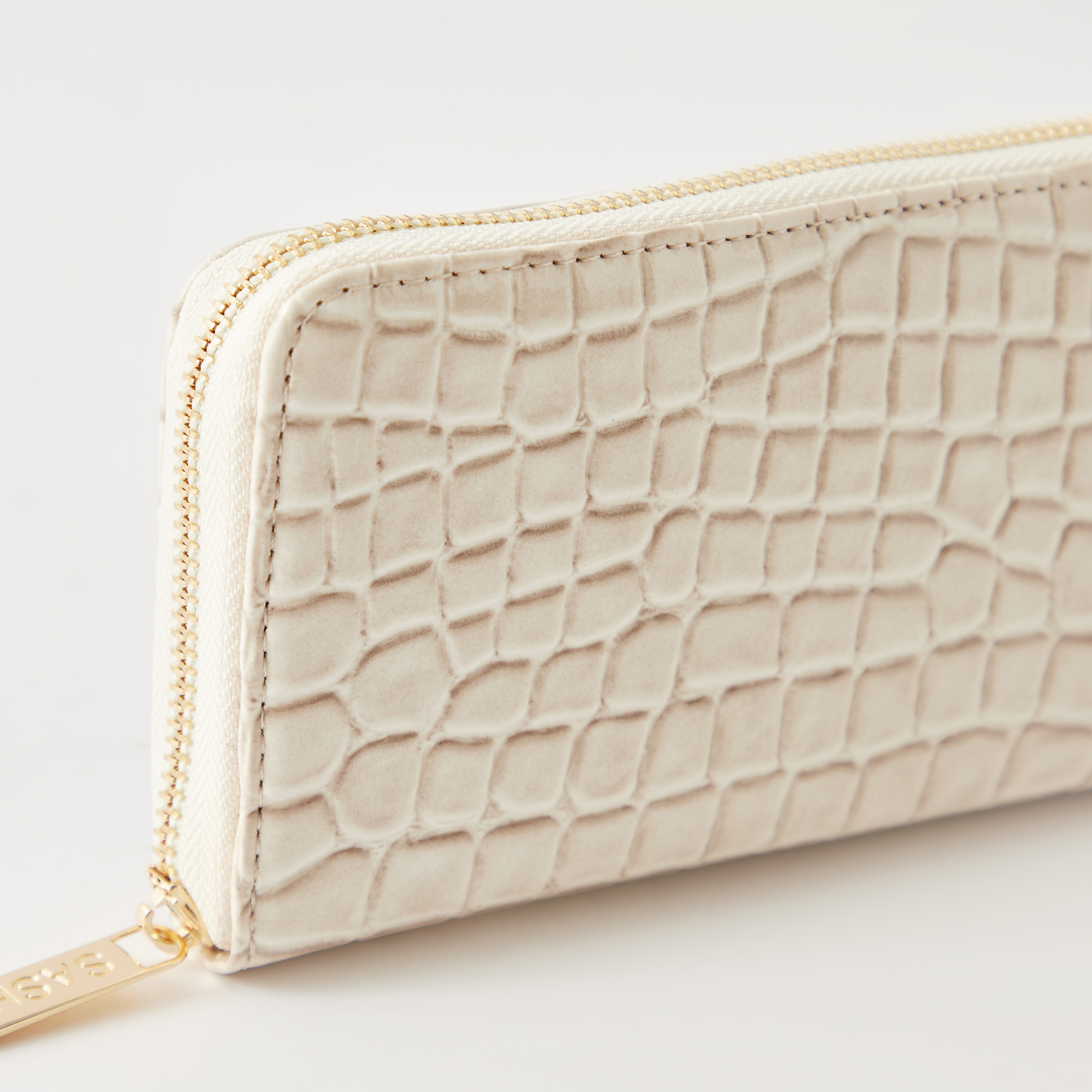محفظة بملمس جلد حيوانات وسحاب إغلاق دائري من ساشا-women-bagsandwallets-wallets-image-3