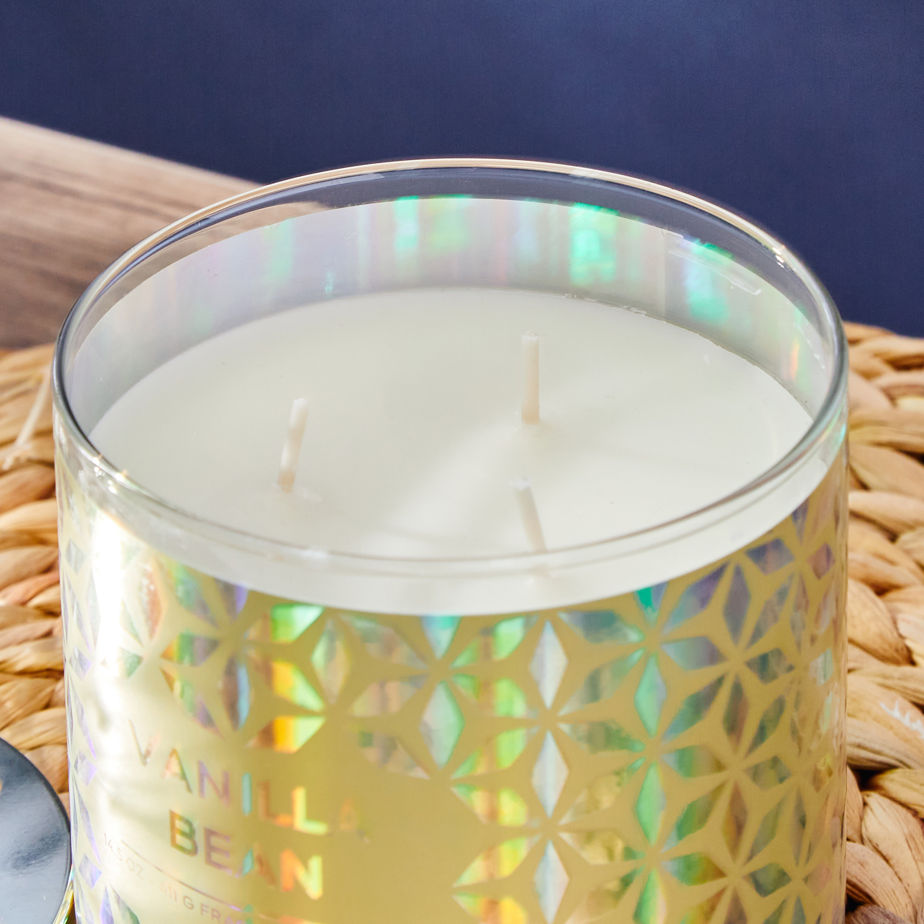 جرة شمع بثلاث فتلات ورائحة حبوب الفانيليا من جليتر - 9 سم-household-homefragrance-candles-image-3