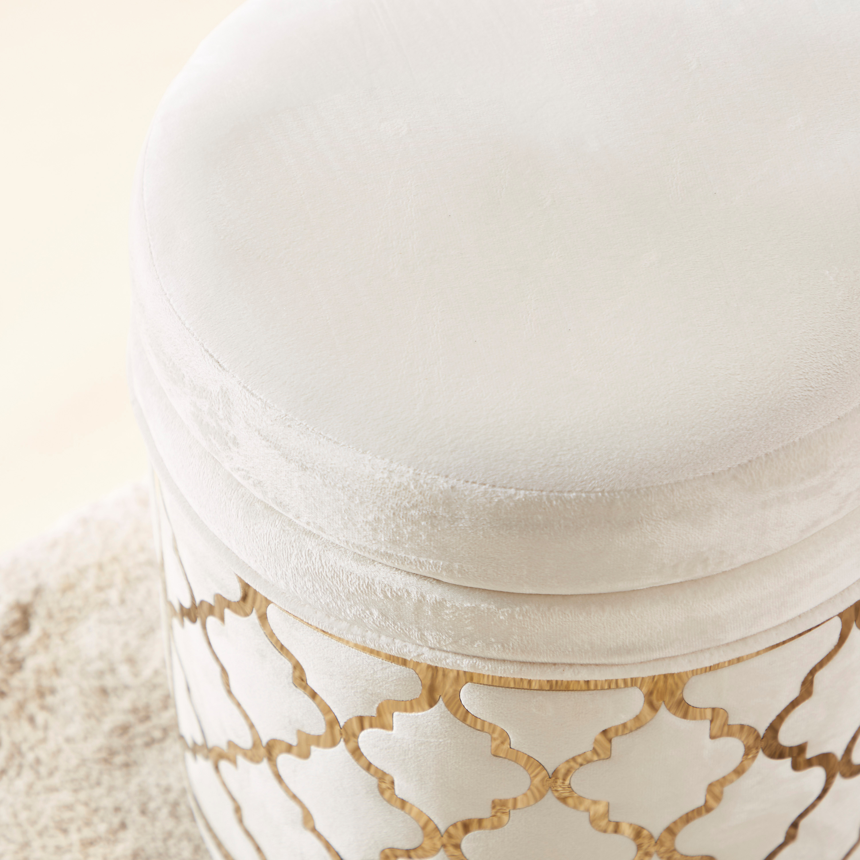 مسند قدم مستدير بارز الملمس - 36x36x40 سم-furniture-sofaandseating-ottomansbeanbagsandpoufs-image-4