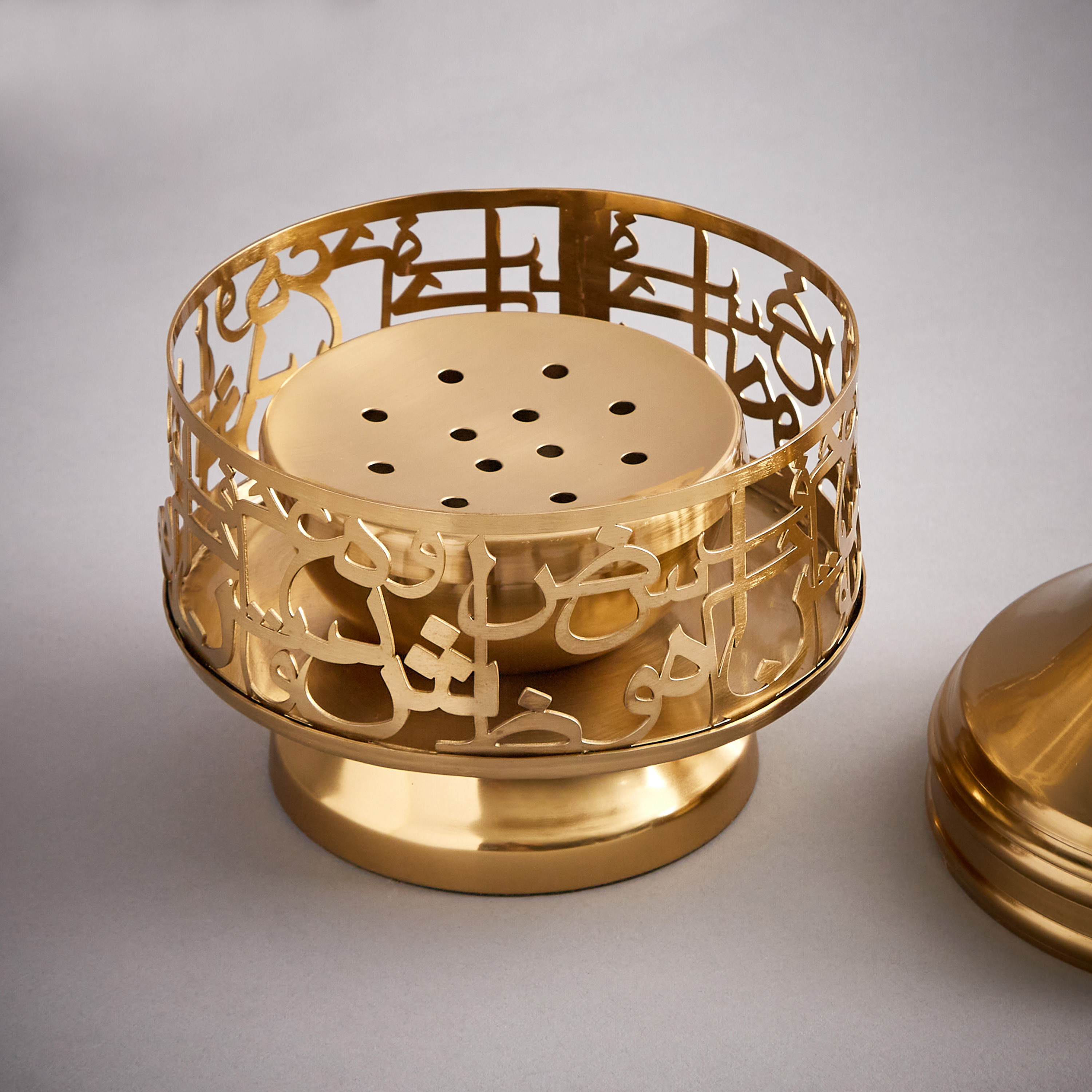مبخرة بتصاميم خط عربي مفرغة - 24 سم-household-homefragrance-burners-image-2