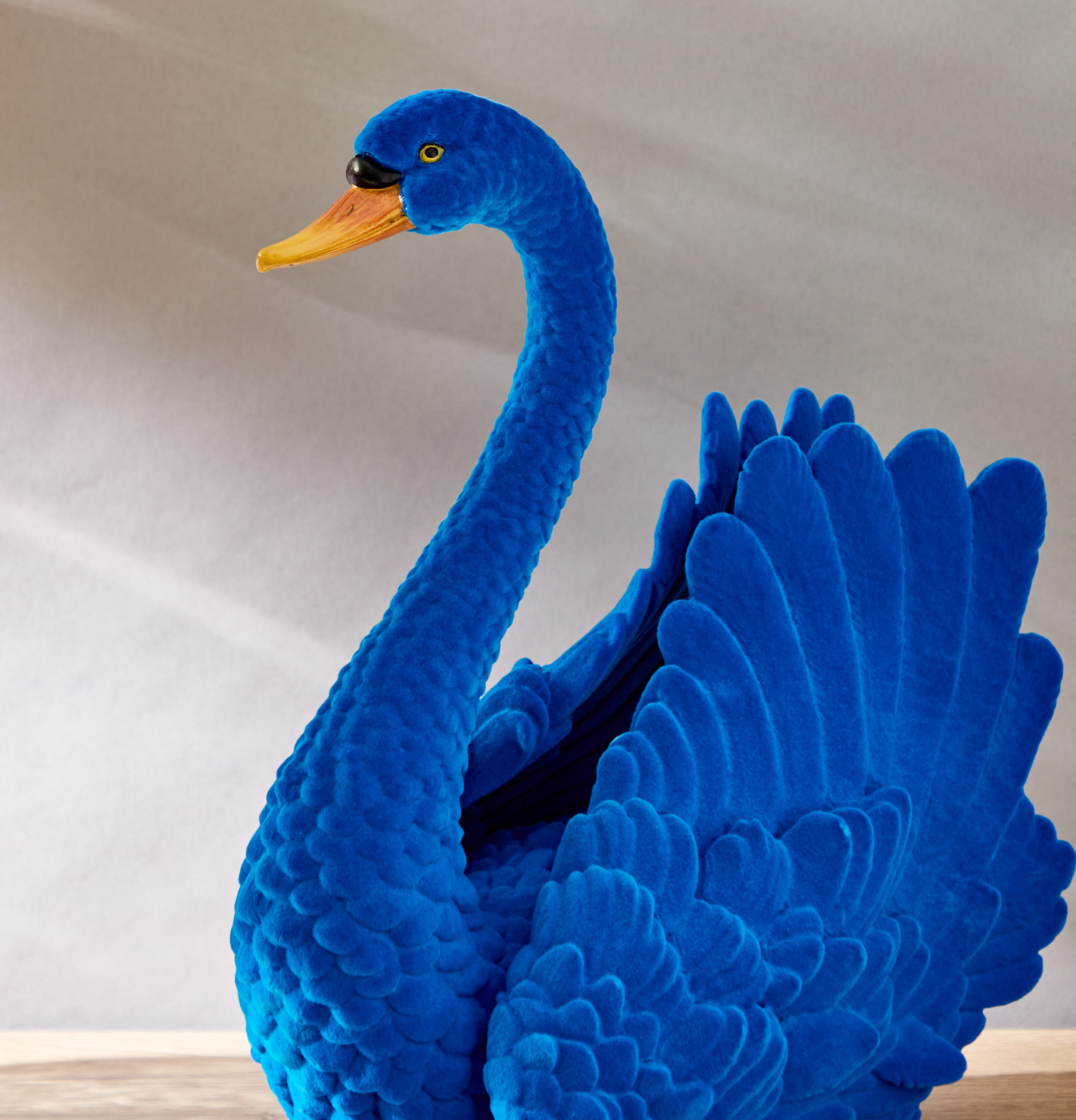 Swan Figurine - 24x17x31 cms-household-decor-decorativeobjectsandsculptures-image-2