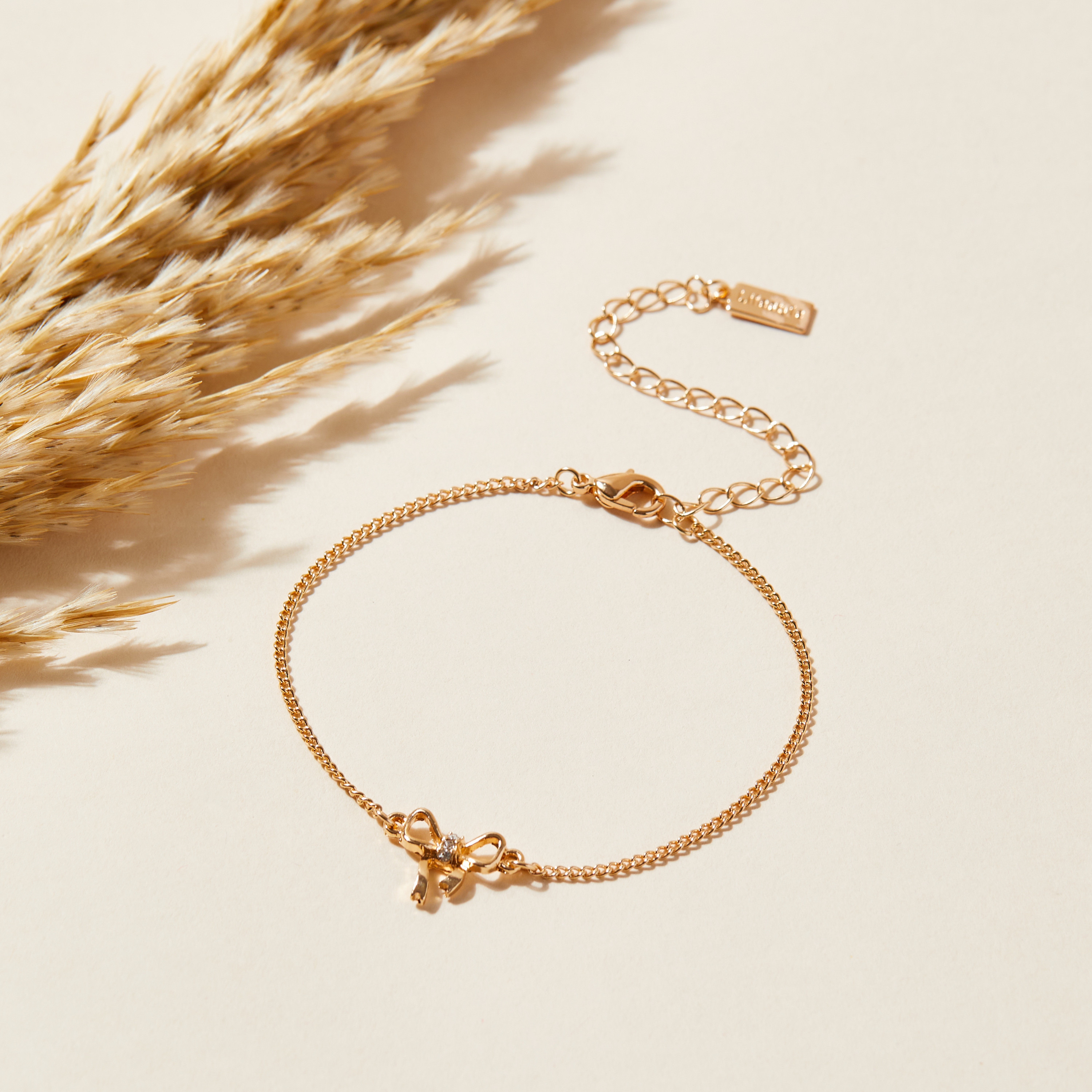 سوار بزيّنة فيونكة بمشبك إغلاق-women-watchesandjewellery-jewellery-banglesandbracelets-image-1
