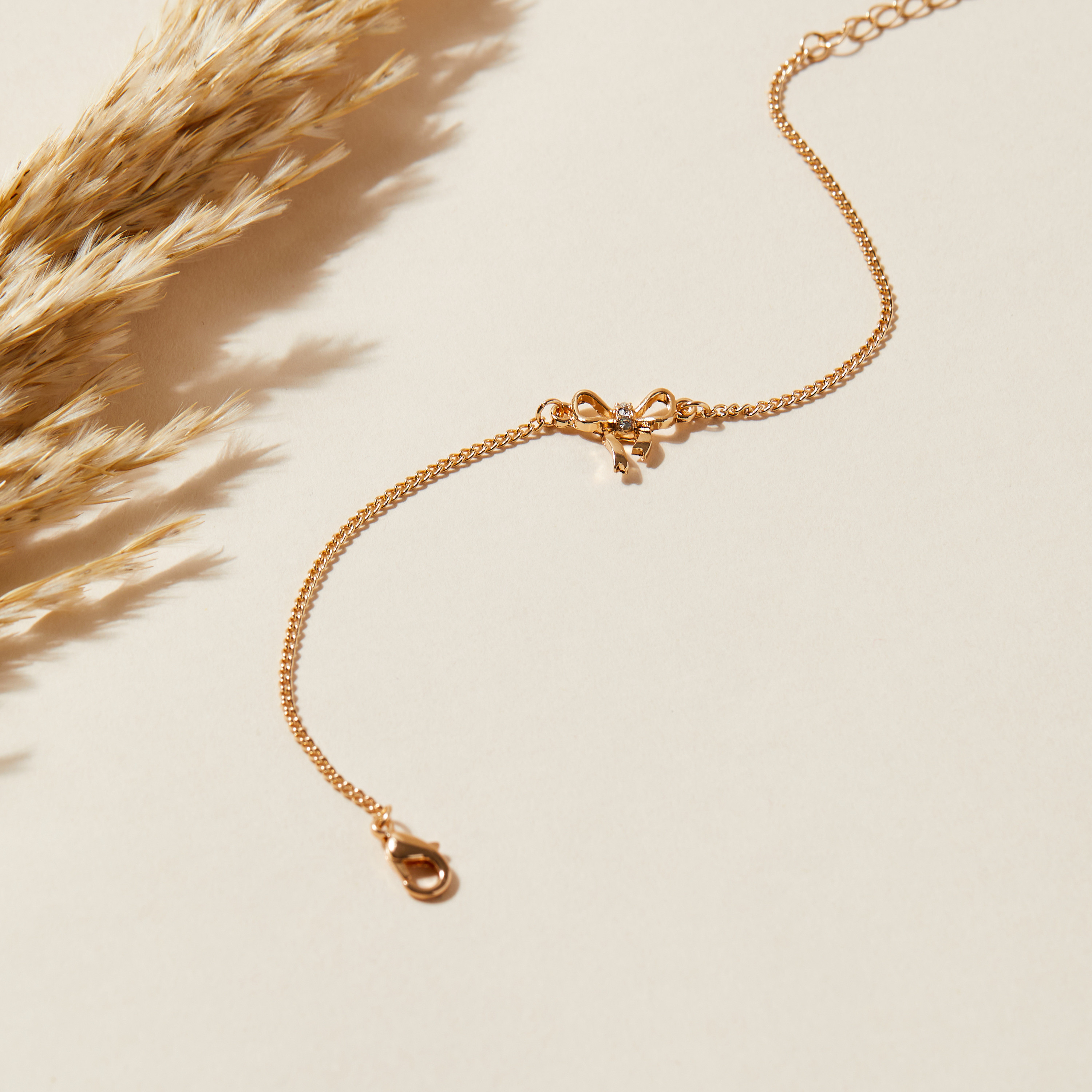 سوار بزيّنة فيونكة بمشبك إغلاق-women-watchesandjewellery-jewellery-banglesandbracelets-image-2