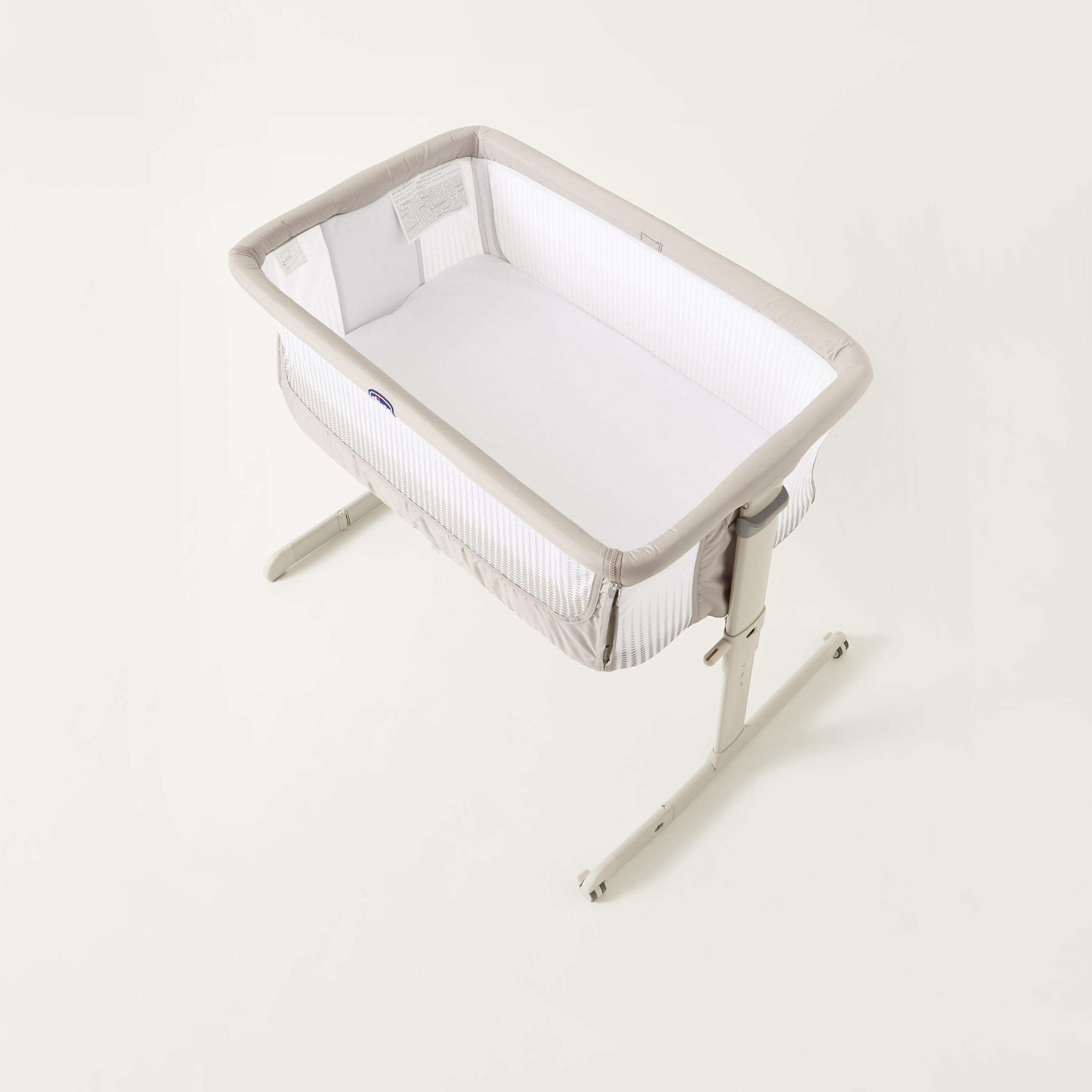 سرير أطفال نكست تو مي إير من شيكو-baby-nursery-furniture-cribsandbeds-bassinets-image-6