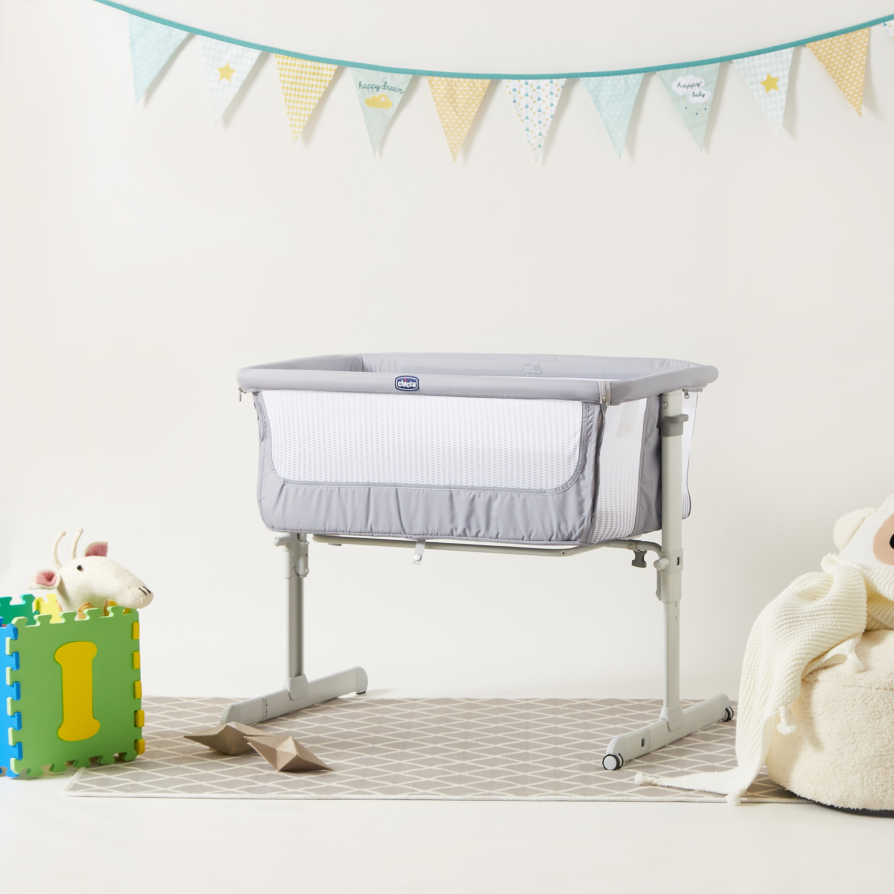 Oman air shop baby bassinet