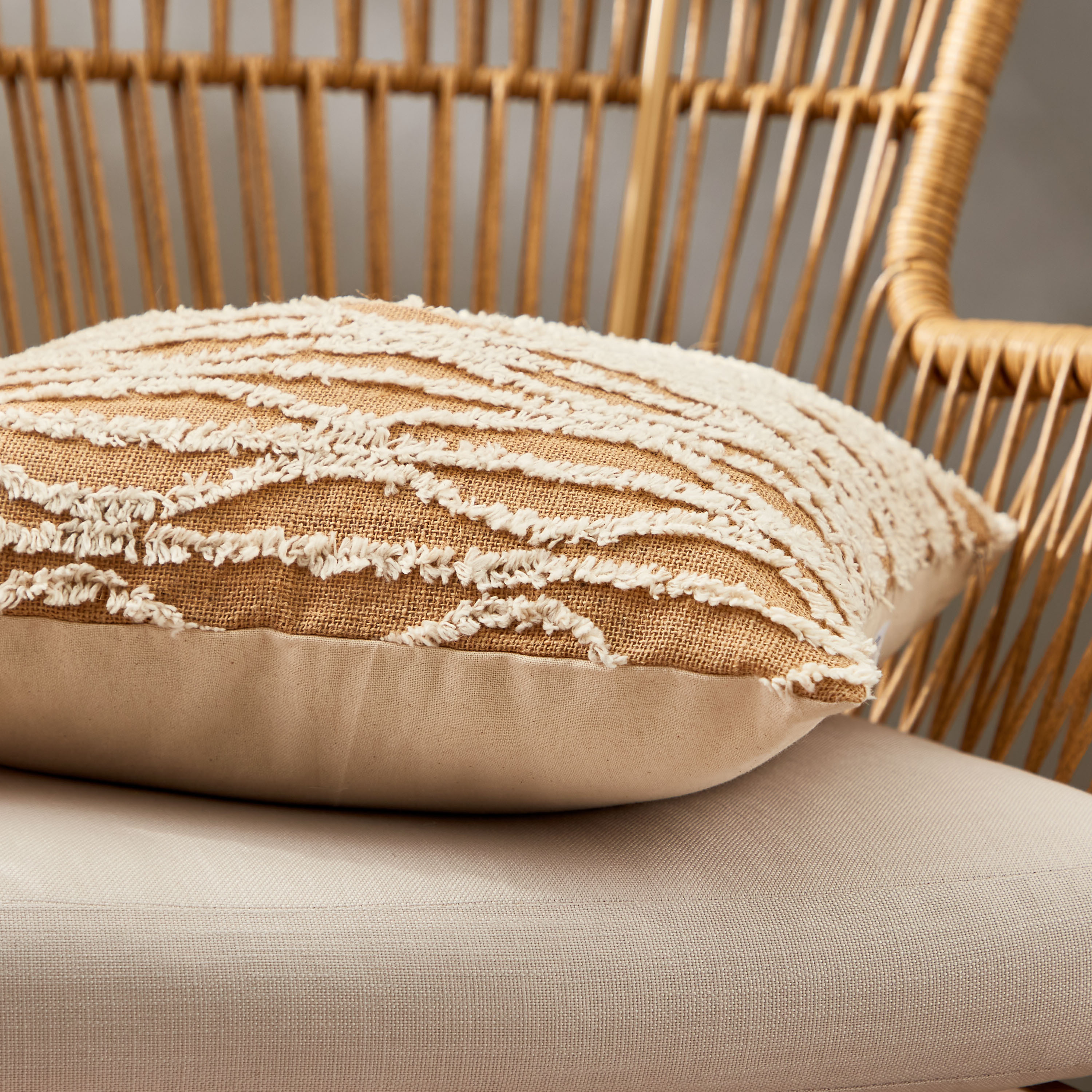 وسادة مربعة بارزة الملمس - 45x45 سم-household-cushionsandthrows-cushioncovers-image-2