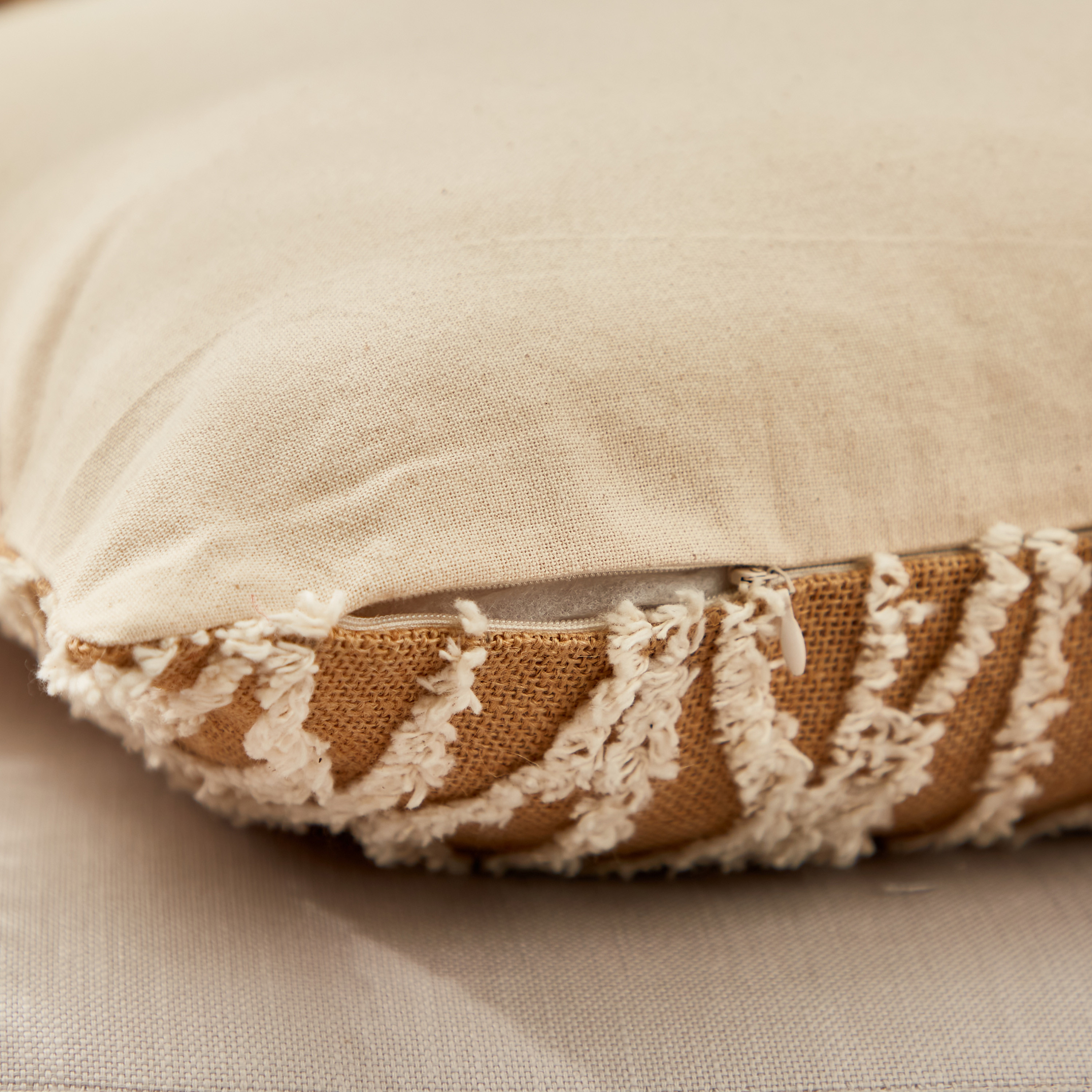 وسادة مربعة بارزة الملمس - 45x45 سم-household-cushionsandthrows-cushioncovers-image-3
