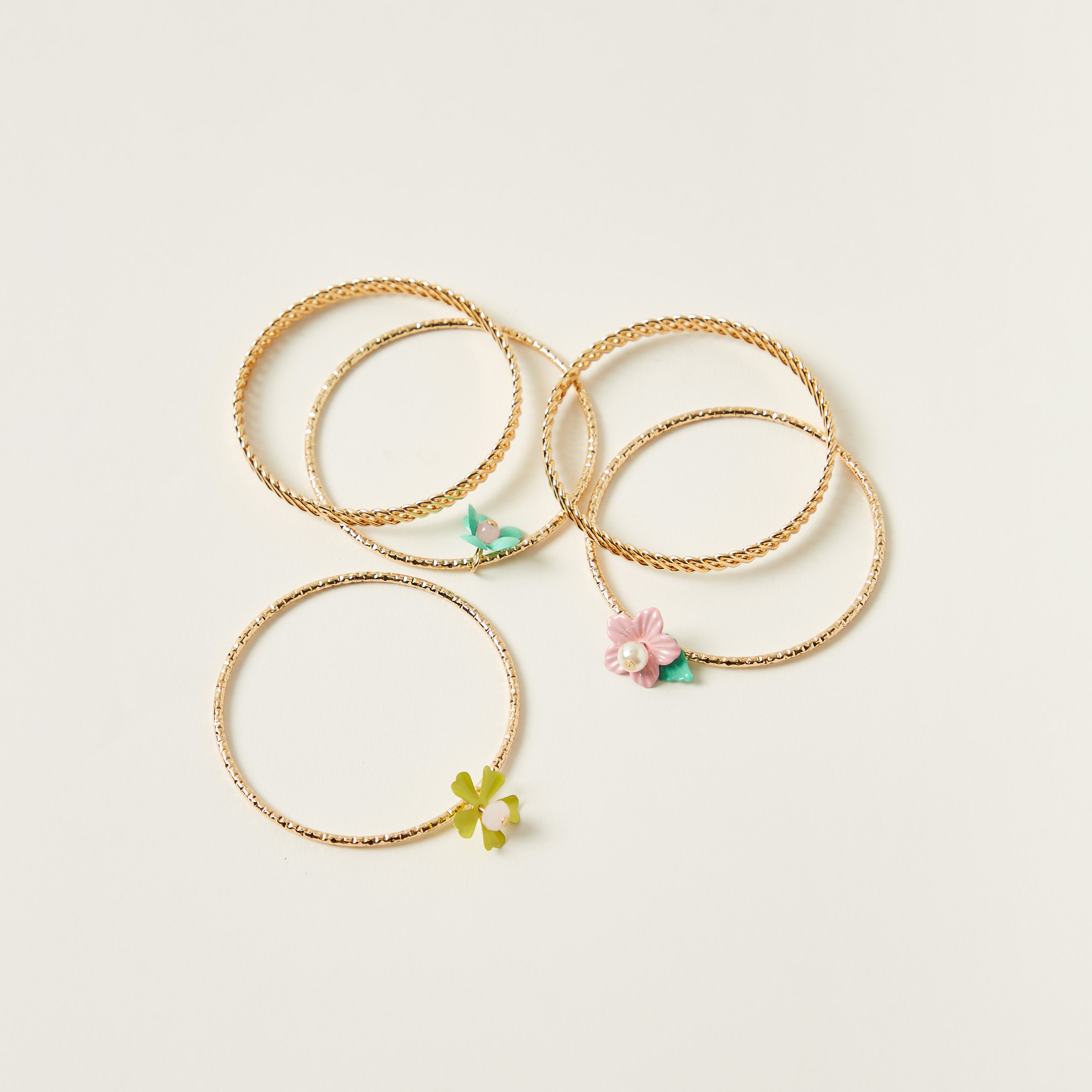 أساور ميتاليك متنوعة من تشارمز - طقم من 5 قطع-girls-accessories-jewellery-image-2