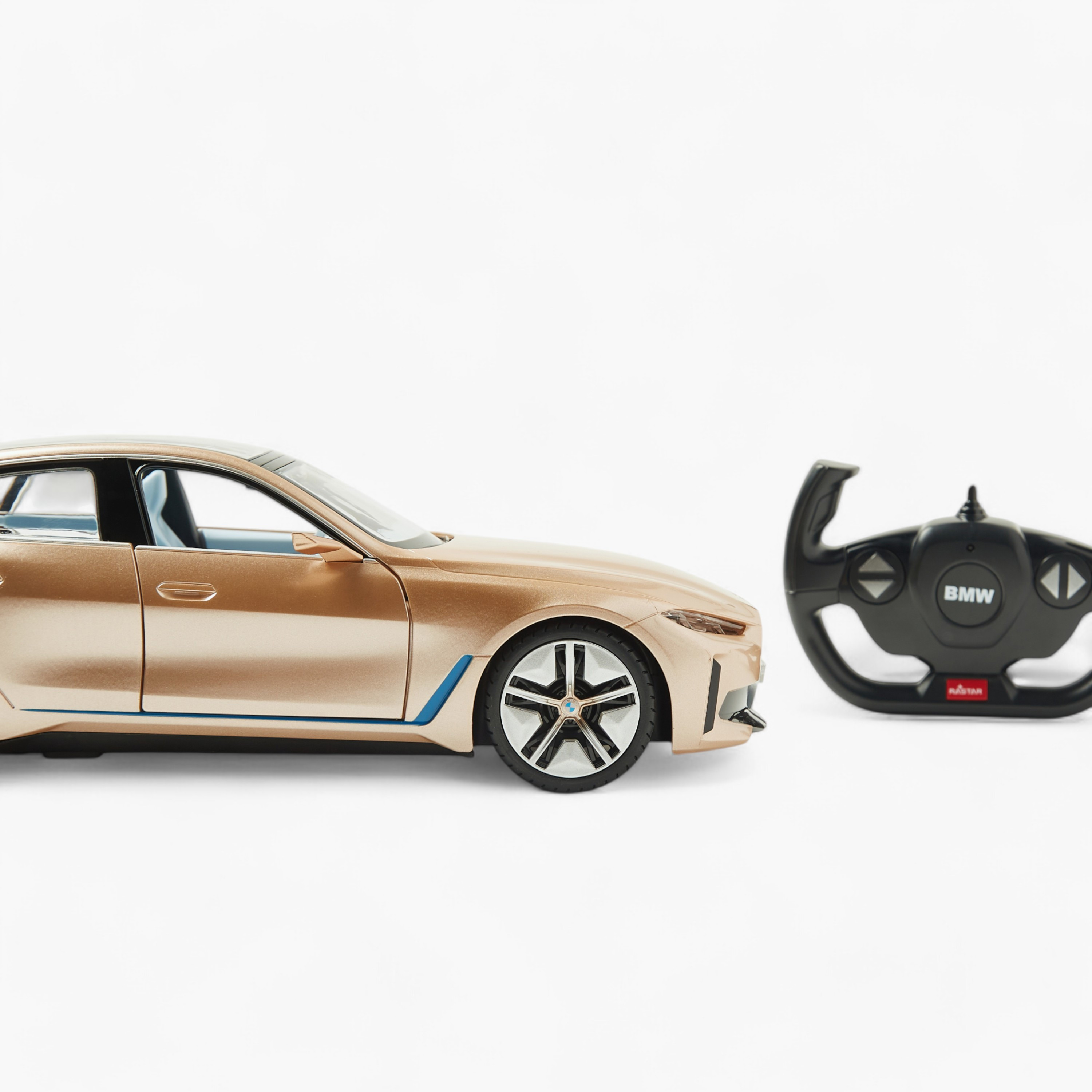 لعبة سيارة بي أم دبليو آي 4 كونسبت بجهاز تحكم عن بعد من راستار-toys-remotecontrolledvehicles-rccars-image-3