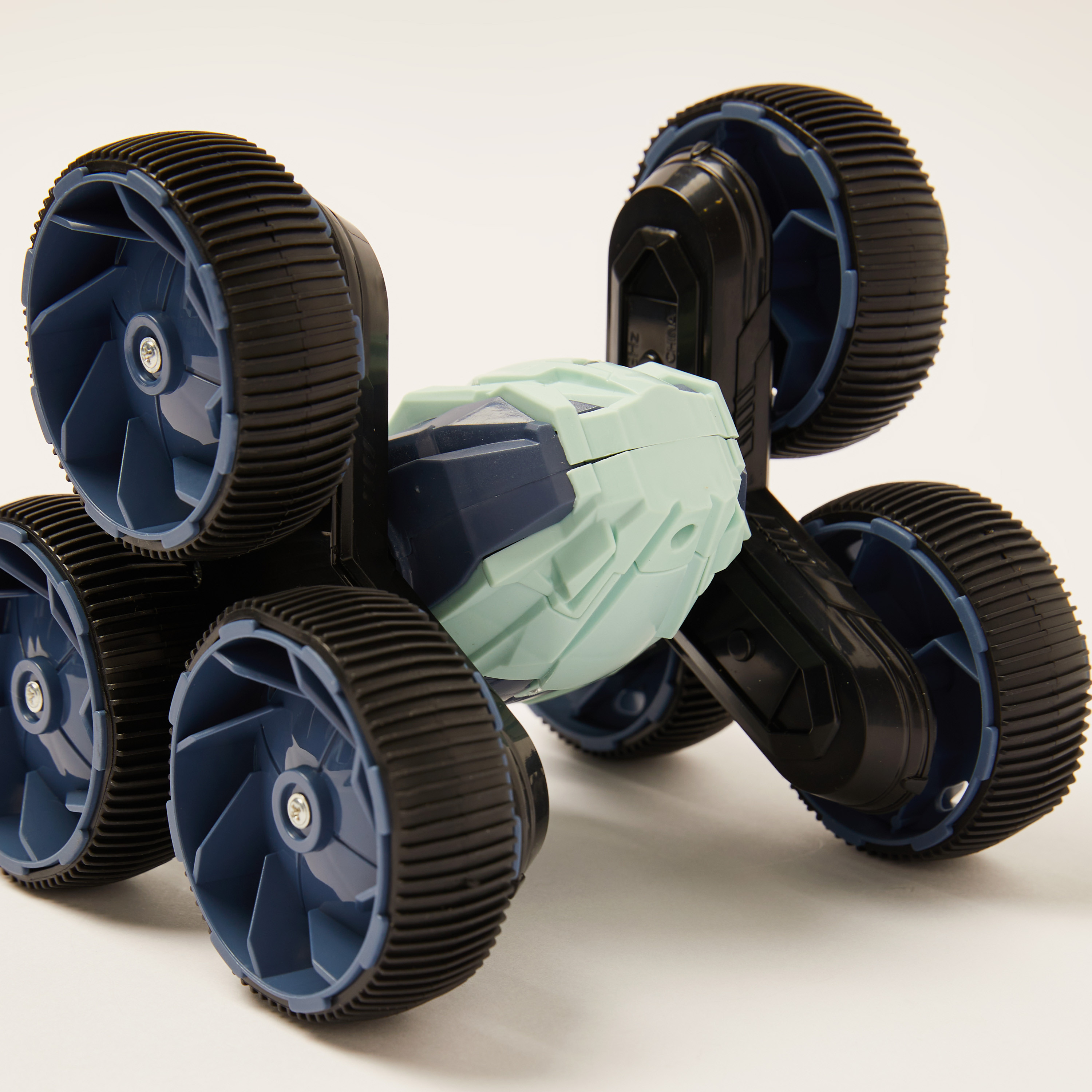 سيارة ستانت بـ 6 عجلات وجهاز تحكم عن بعد عجلات من أم كي بي-toys-playvehicles-cars-image-2