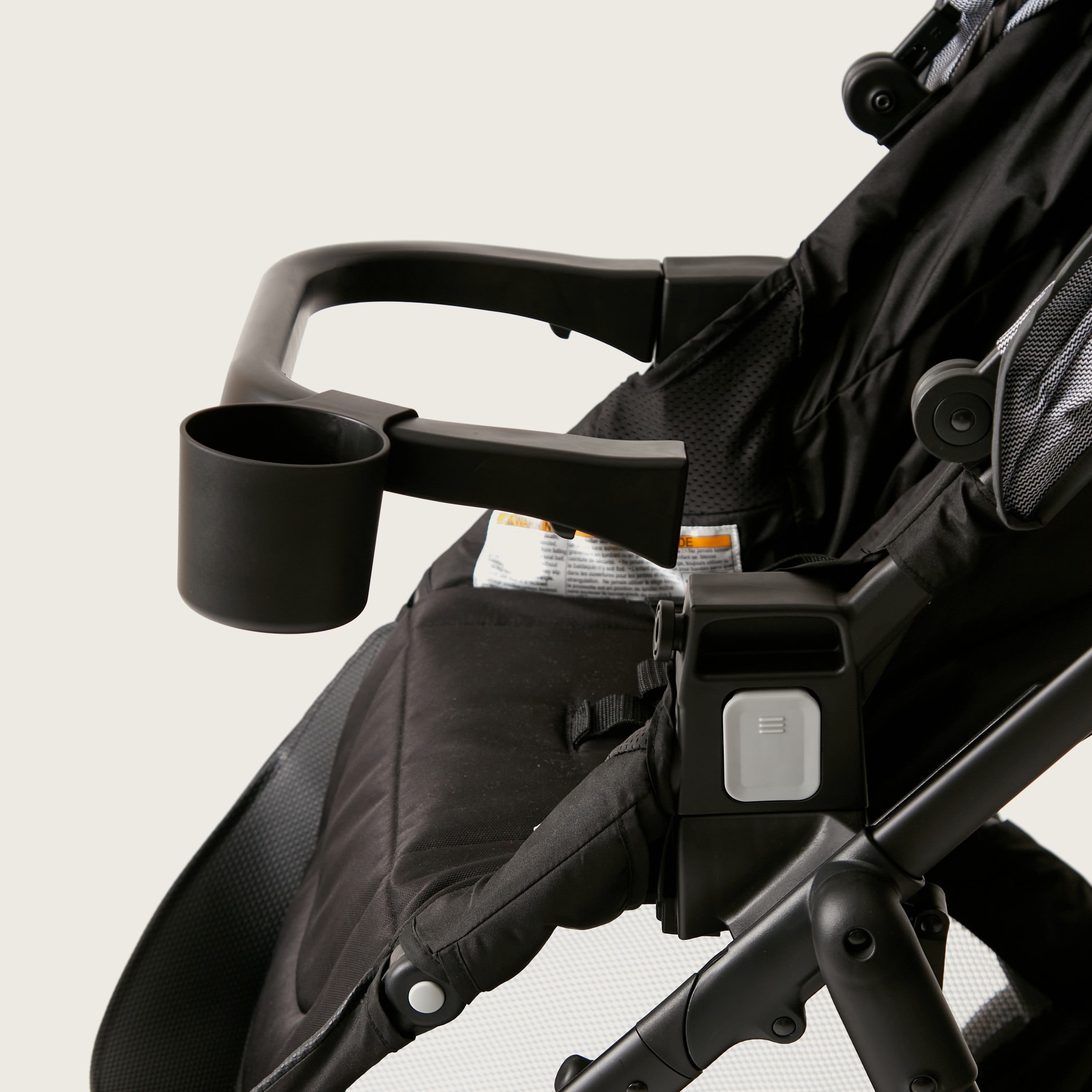 عربة أطفال من جراكو مودز باسيكس سوداء مع مقعد سيارة (حتى 3 سنوات)-baby-gear-strollersandprams-travelsystems-image-7